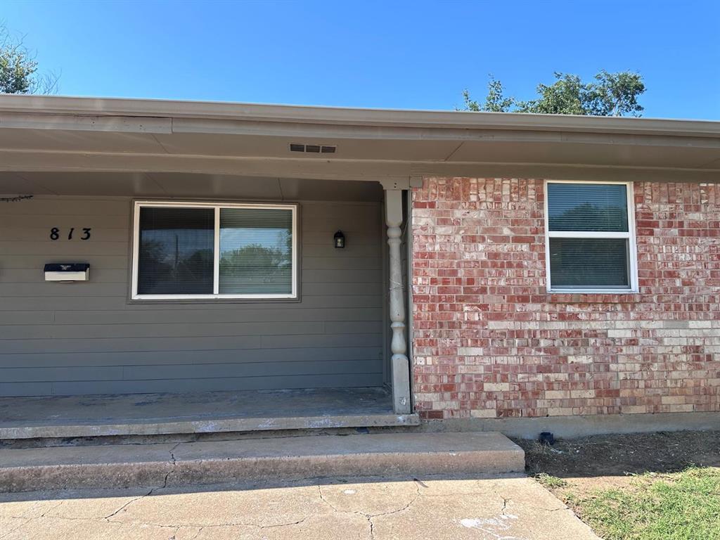 Conveniently located close to the University of Oklahoma, east side of Norman, and Hwy 9. 3 bedroom 1.5 bath. The kitchen has granite countertops, a refrigerator, a dishwasher, an electric cook stove, and an oven. Floors are tile and carpet. The back porch area is a covered porch and the backyard is fenced in. Ceiling fans are included in the bedrooms. Has washer and dryer hookups. The new lease will go through May 31st, 2027. The security deposit is $1,050. This is a no-pets and non-smoking unit.