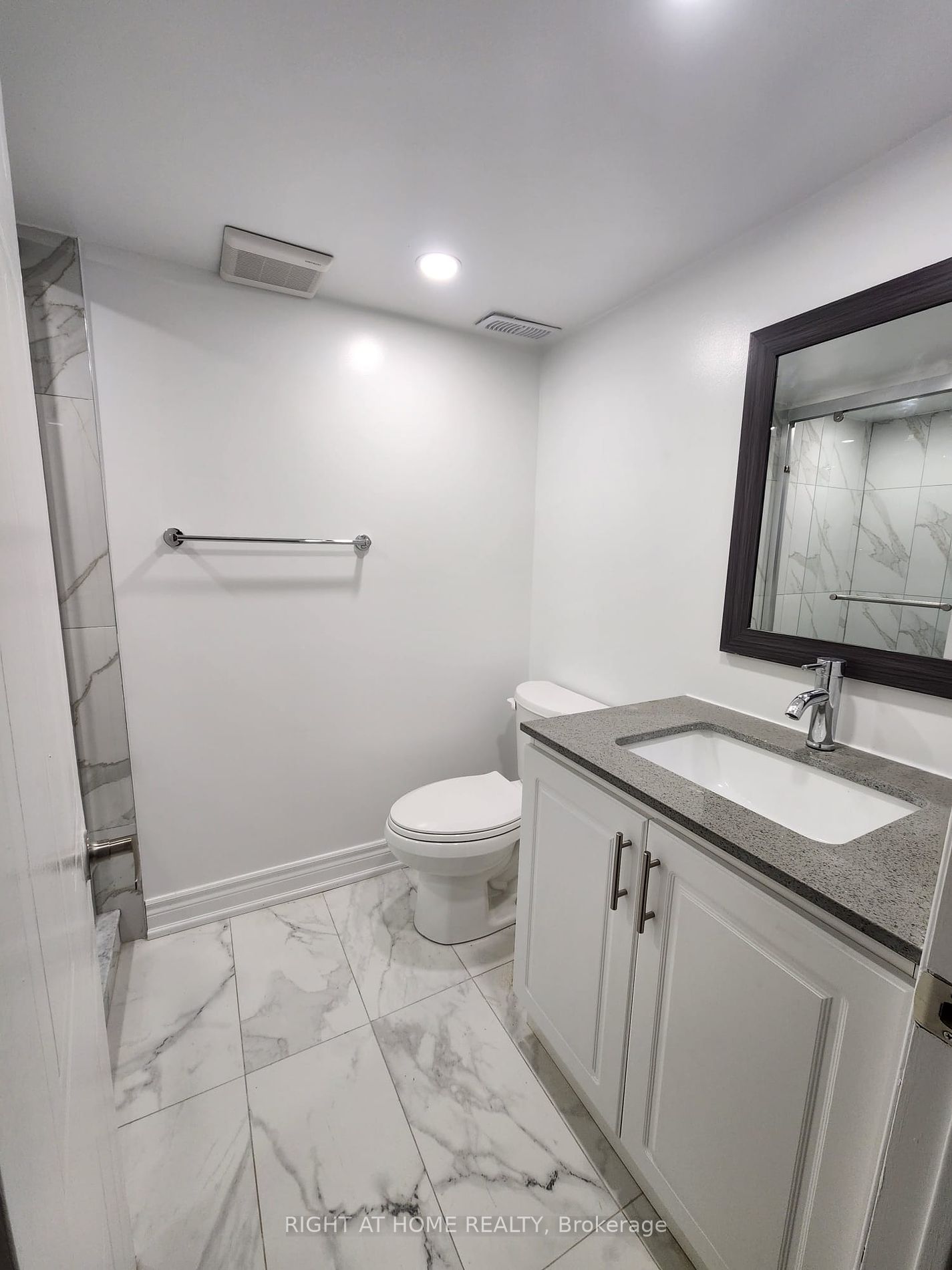 9 Mediterra Dr (Bsmnt)