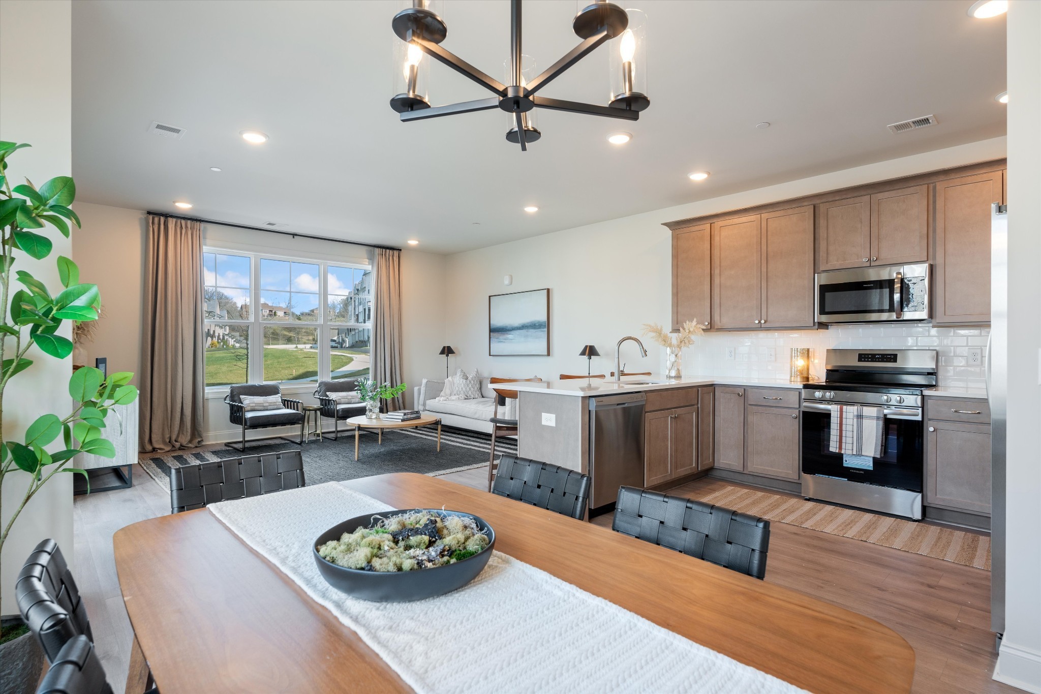 482 Portsdale Dr 3