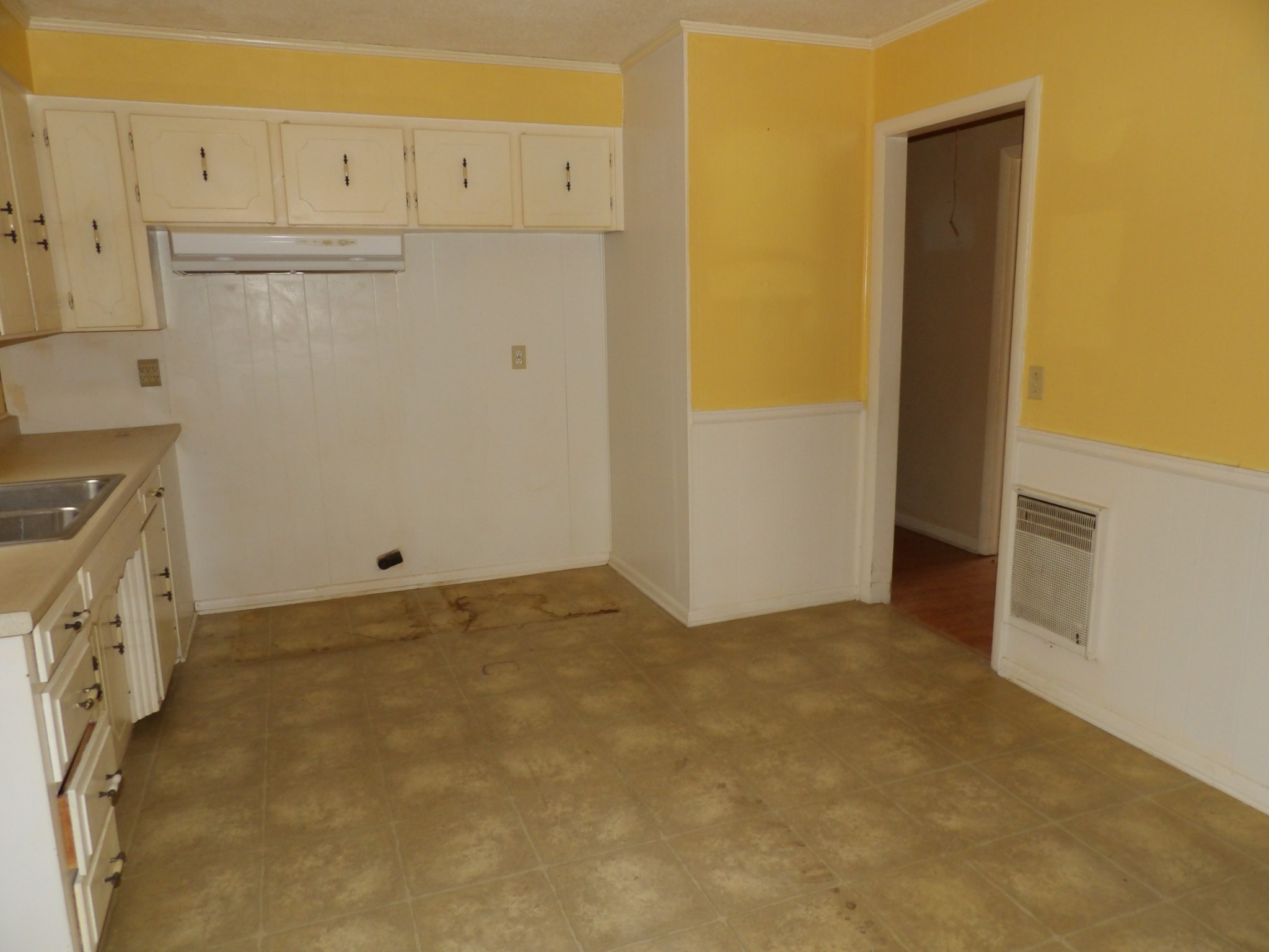 121 Eze Ave