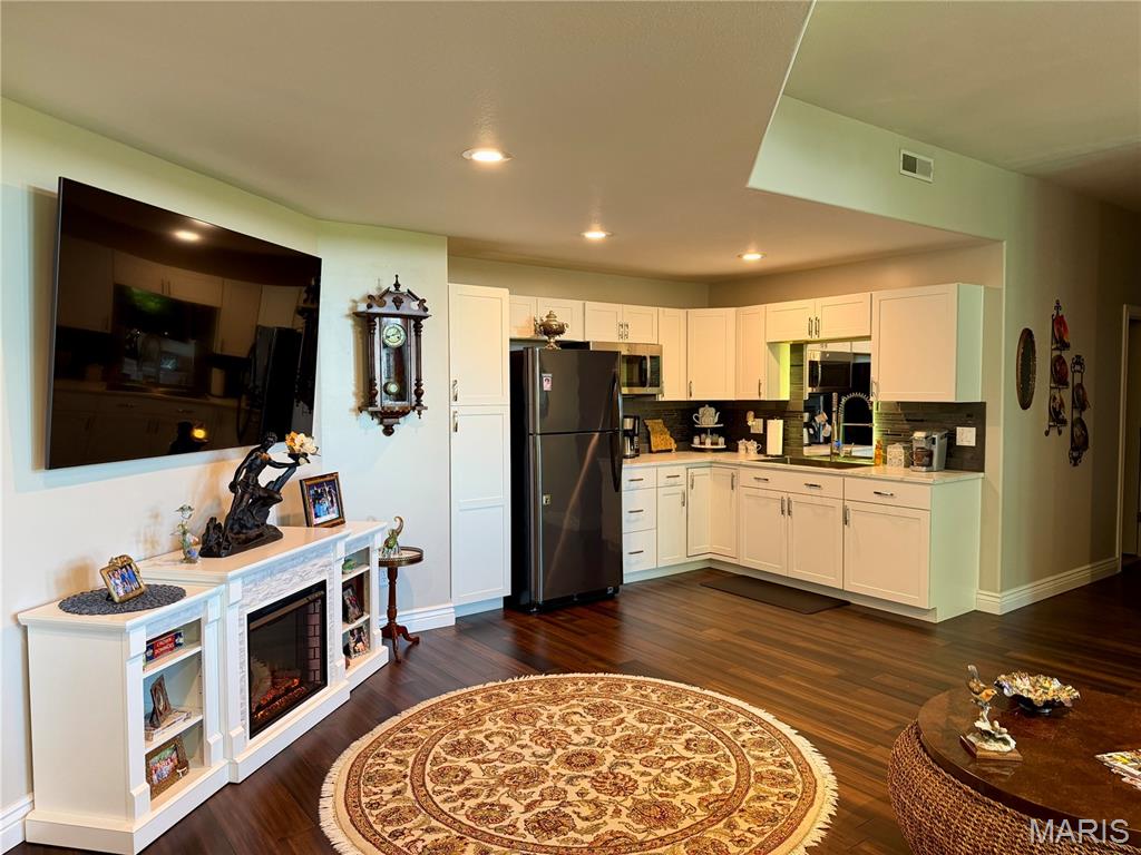 120 El Rancho Drive