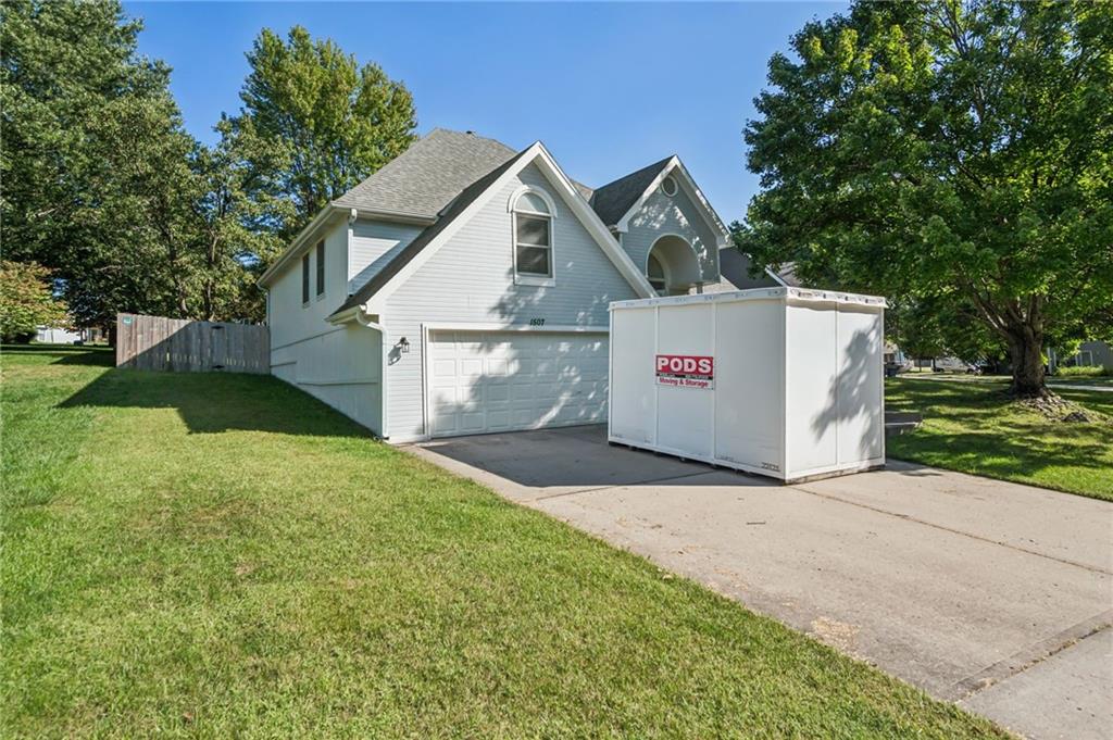 1507 Amesbury Avenue