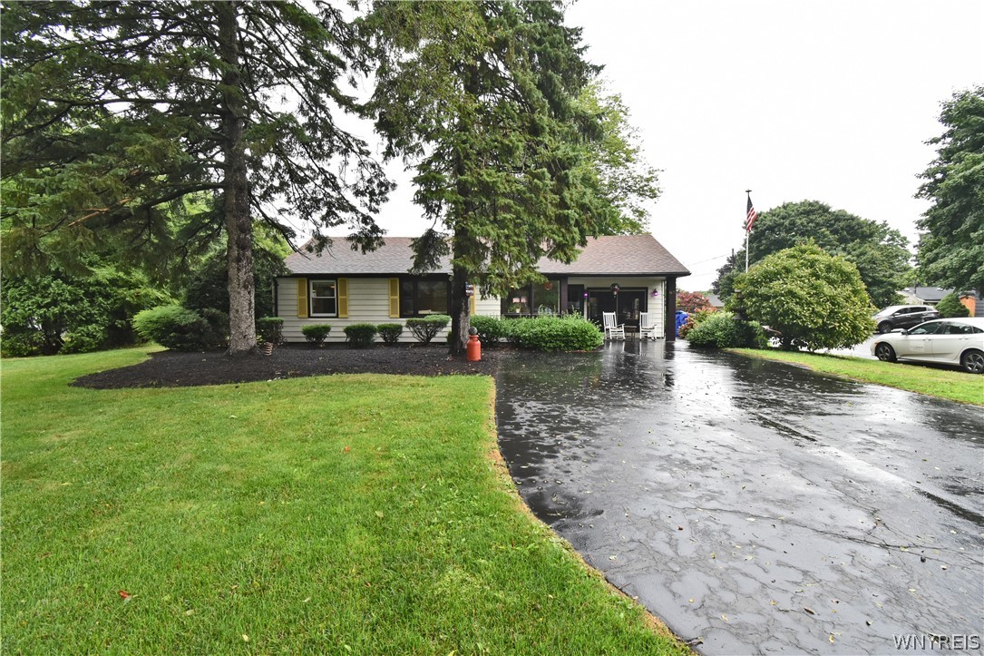 Hamburg Real Estate 4870 Clark Street NY 14075 275,000