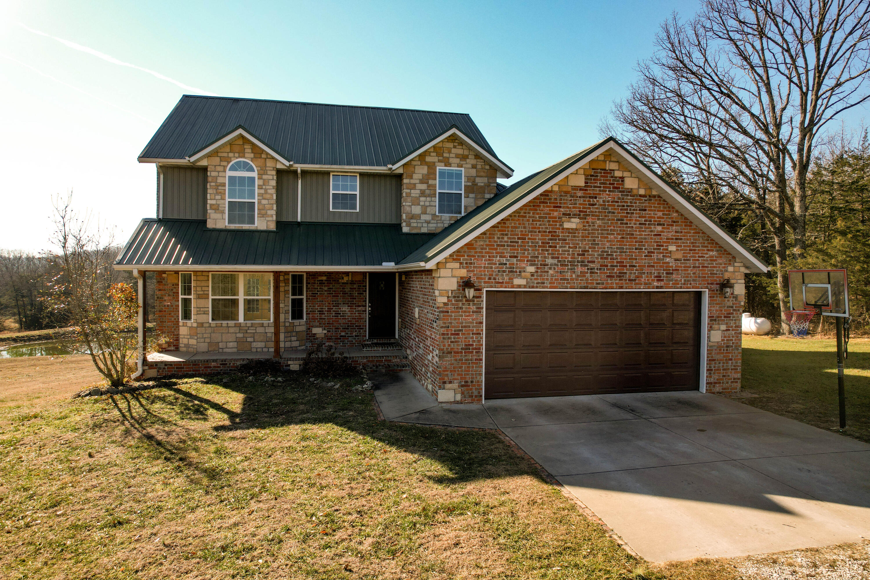 5389 E Farm Road 52