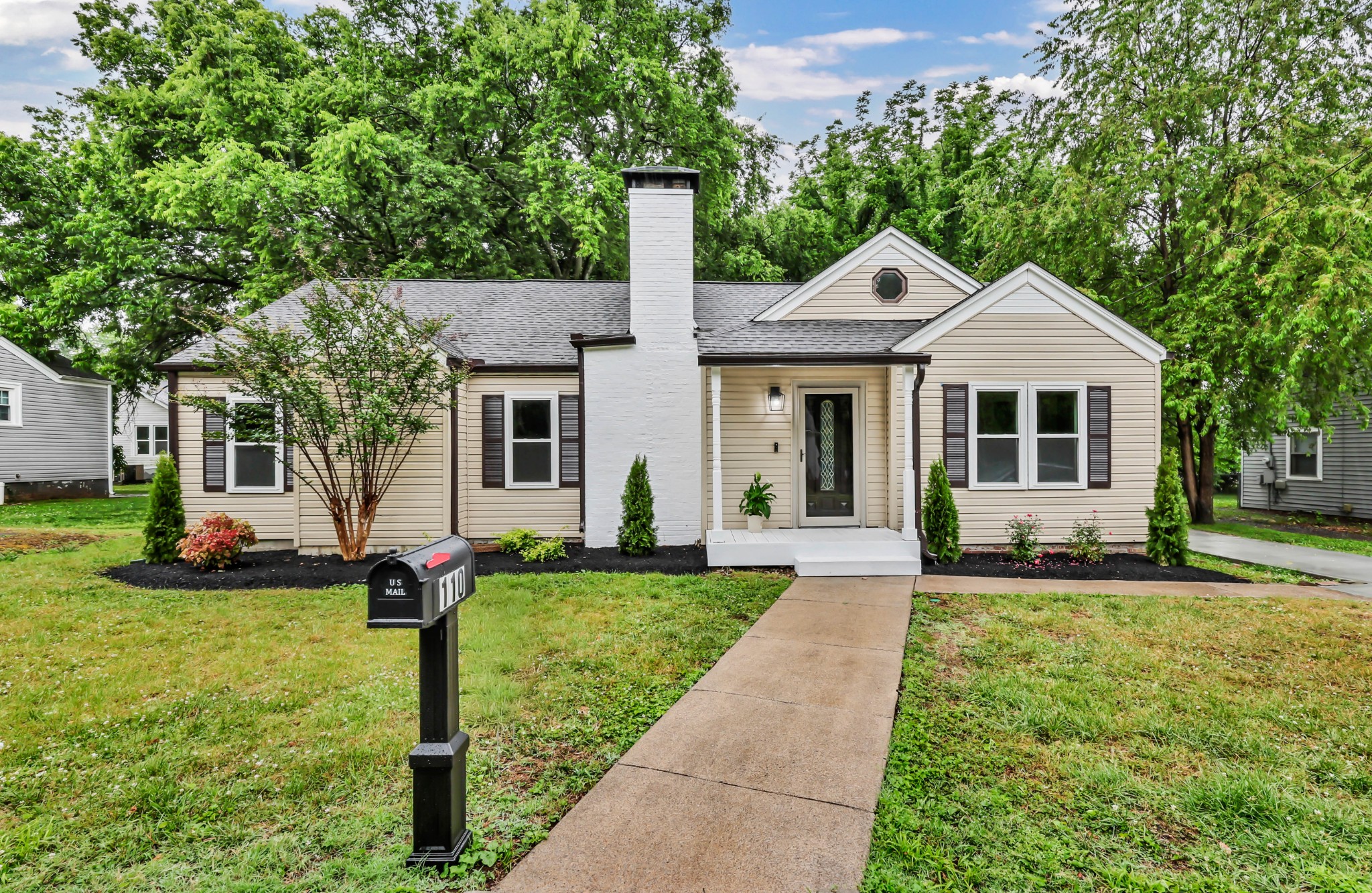 110 E Mcknight Dr — sold