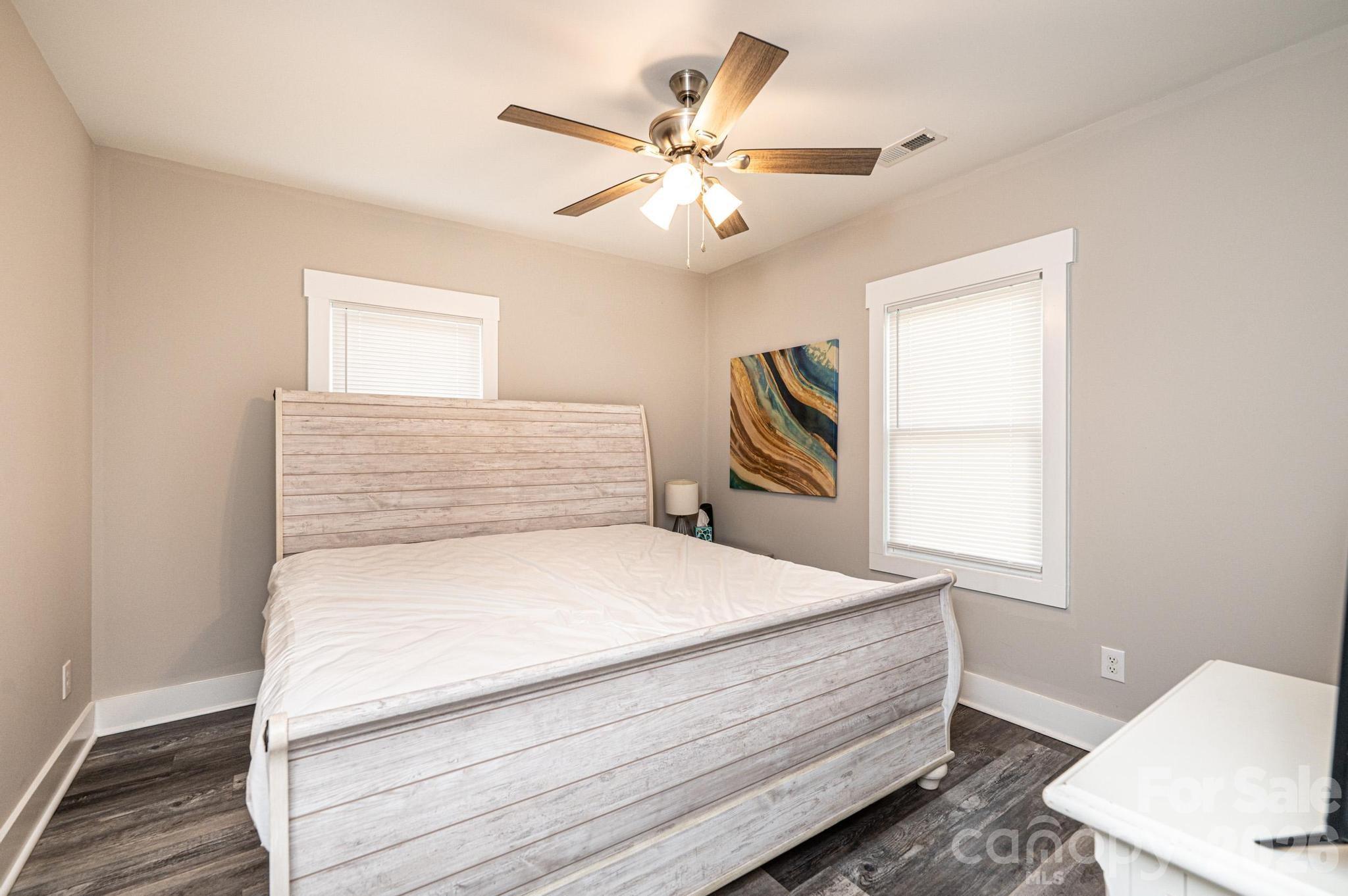 308 W Sycamore Street