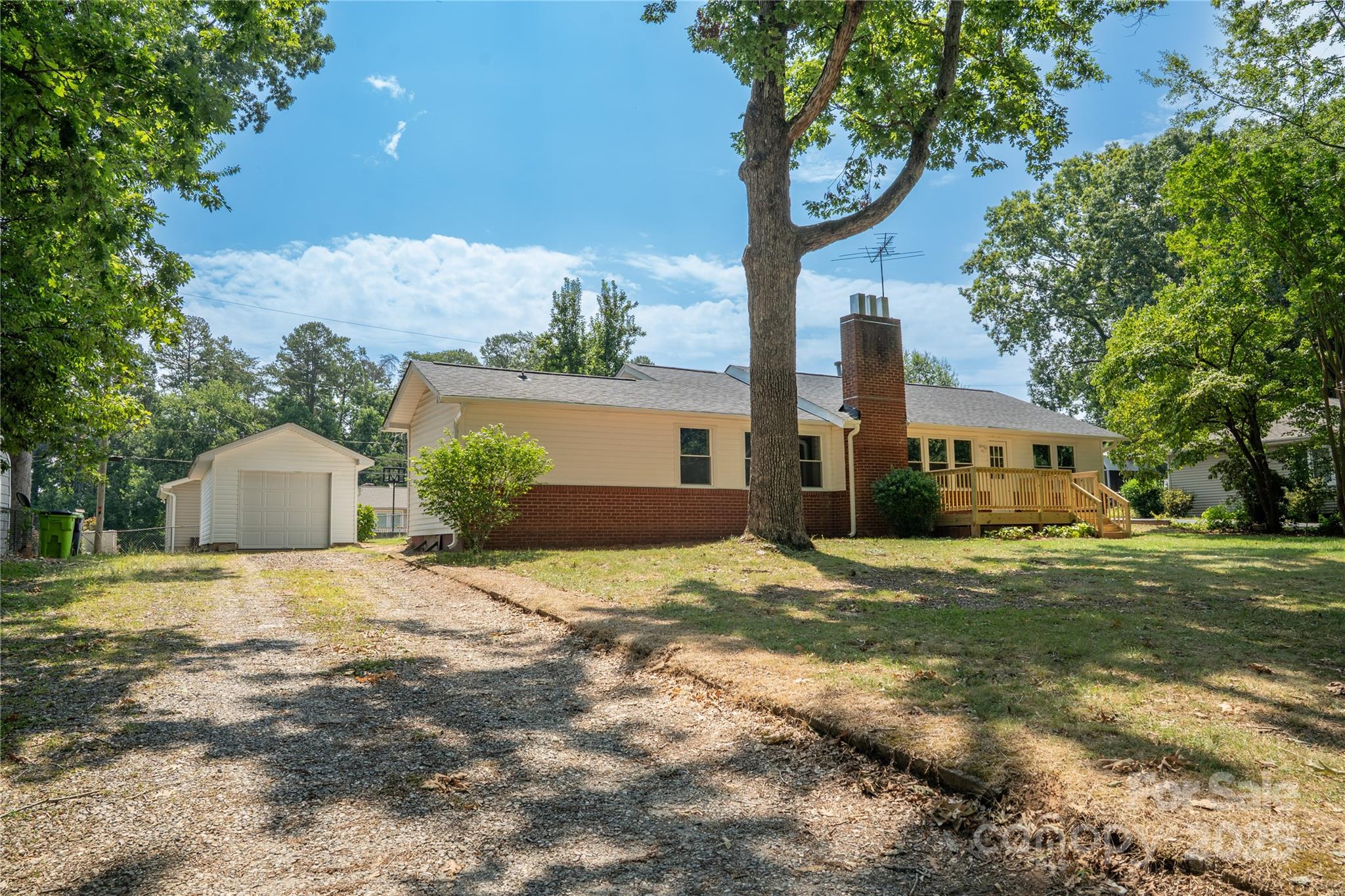 113 Oakleaf Drive