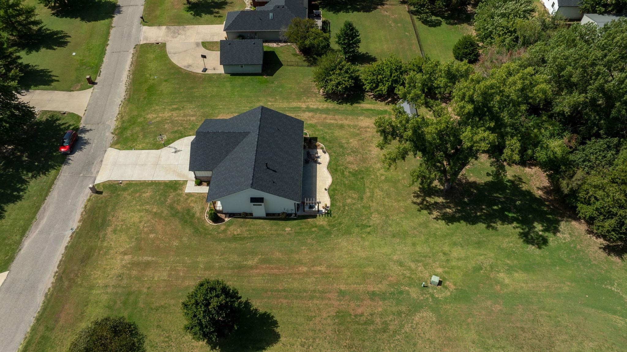 2116 Eastridge