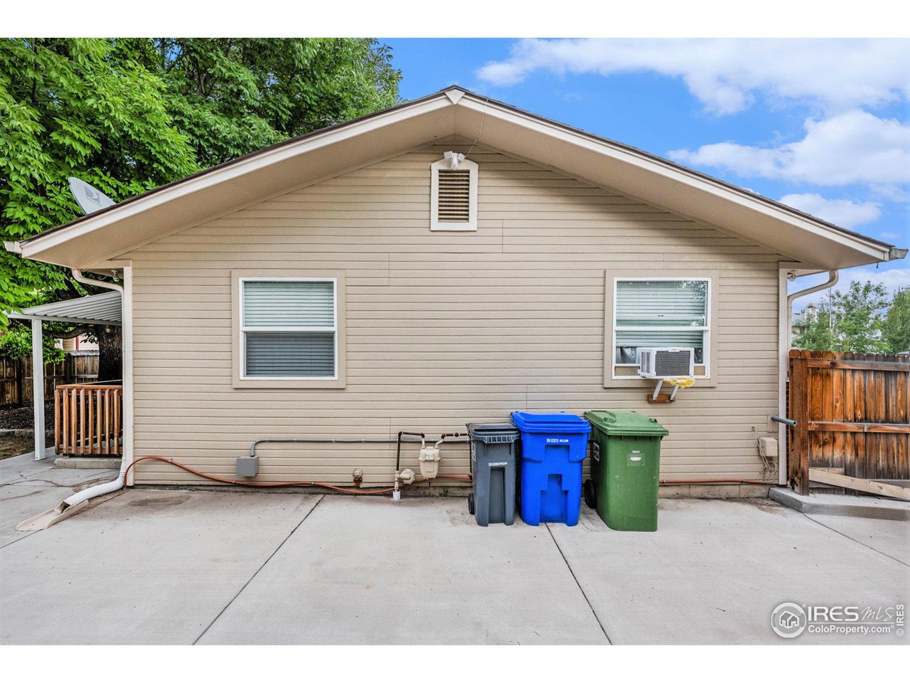 2151 S Custer Ave