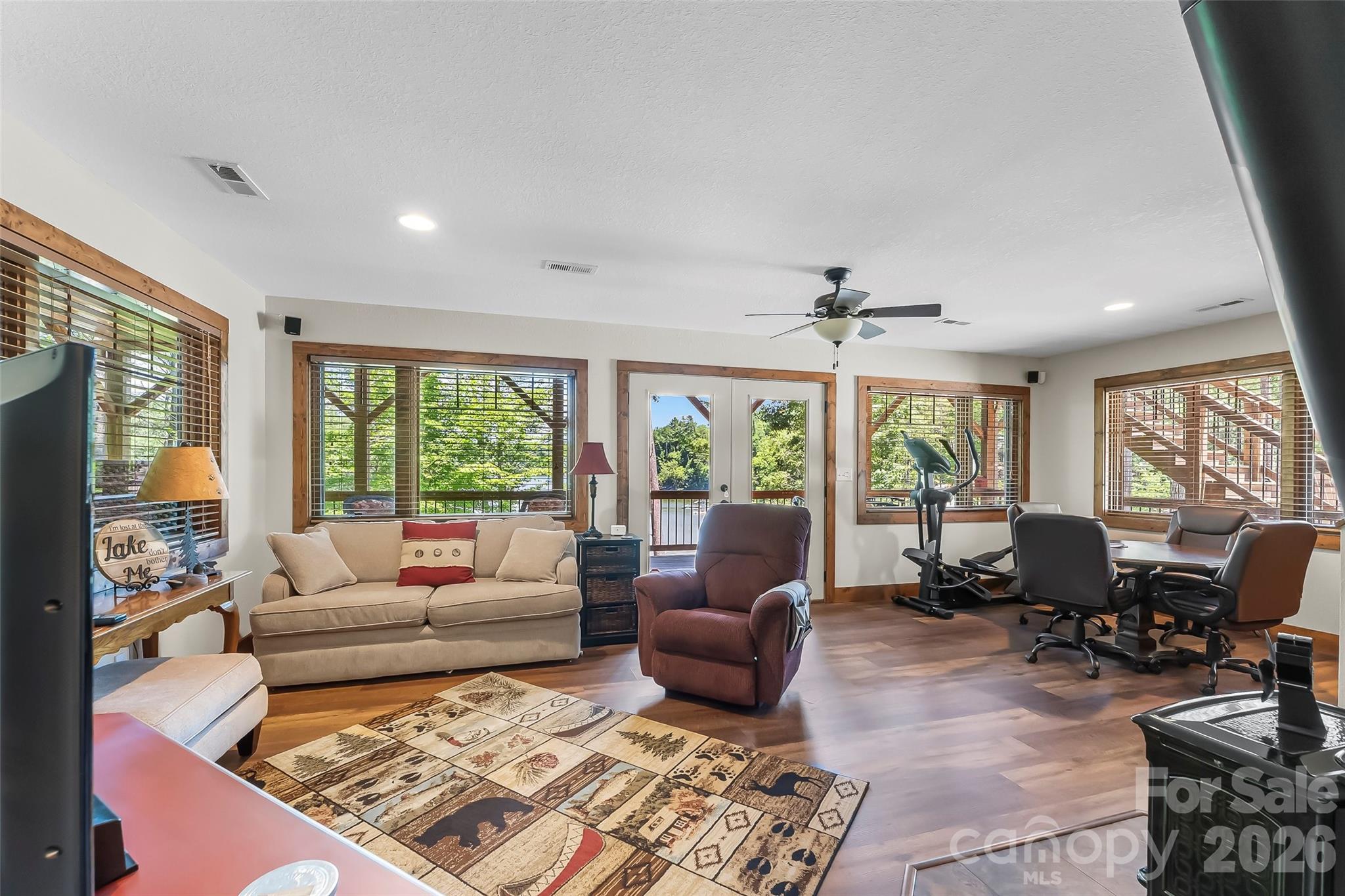 590 Larkhaven Drive