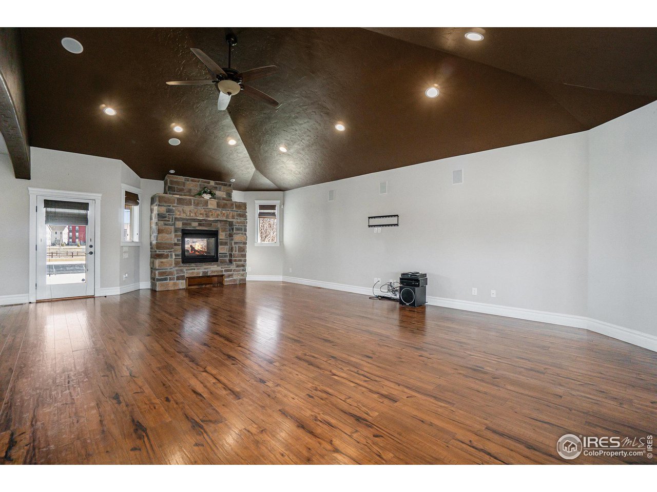 8734 Longs Peak Cir