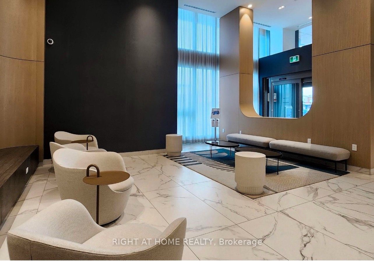 1195 The Queensway 704