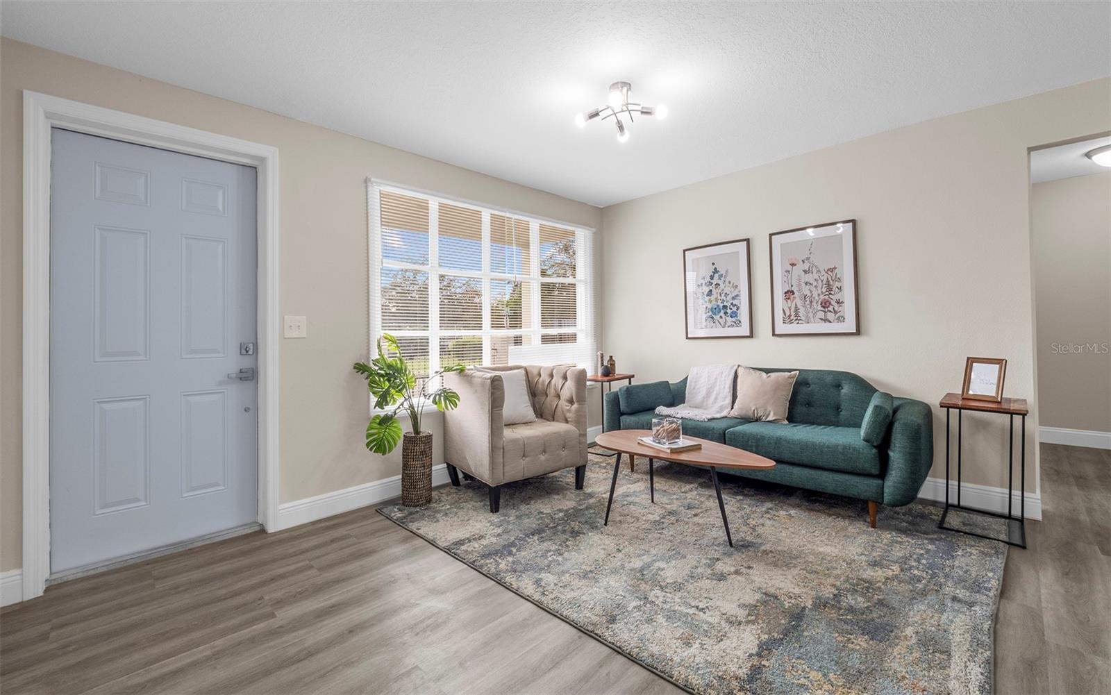 3601 E Giddens Avenue