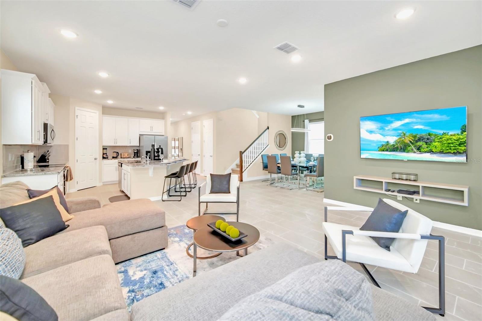 1959 Tropical Palms Circle