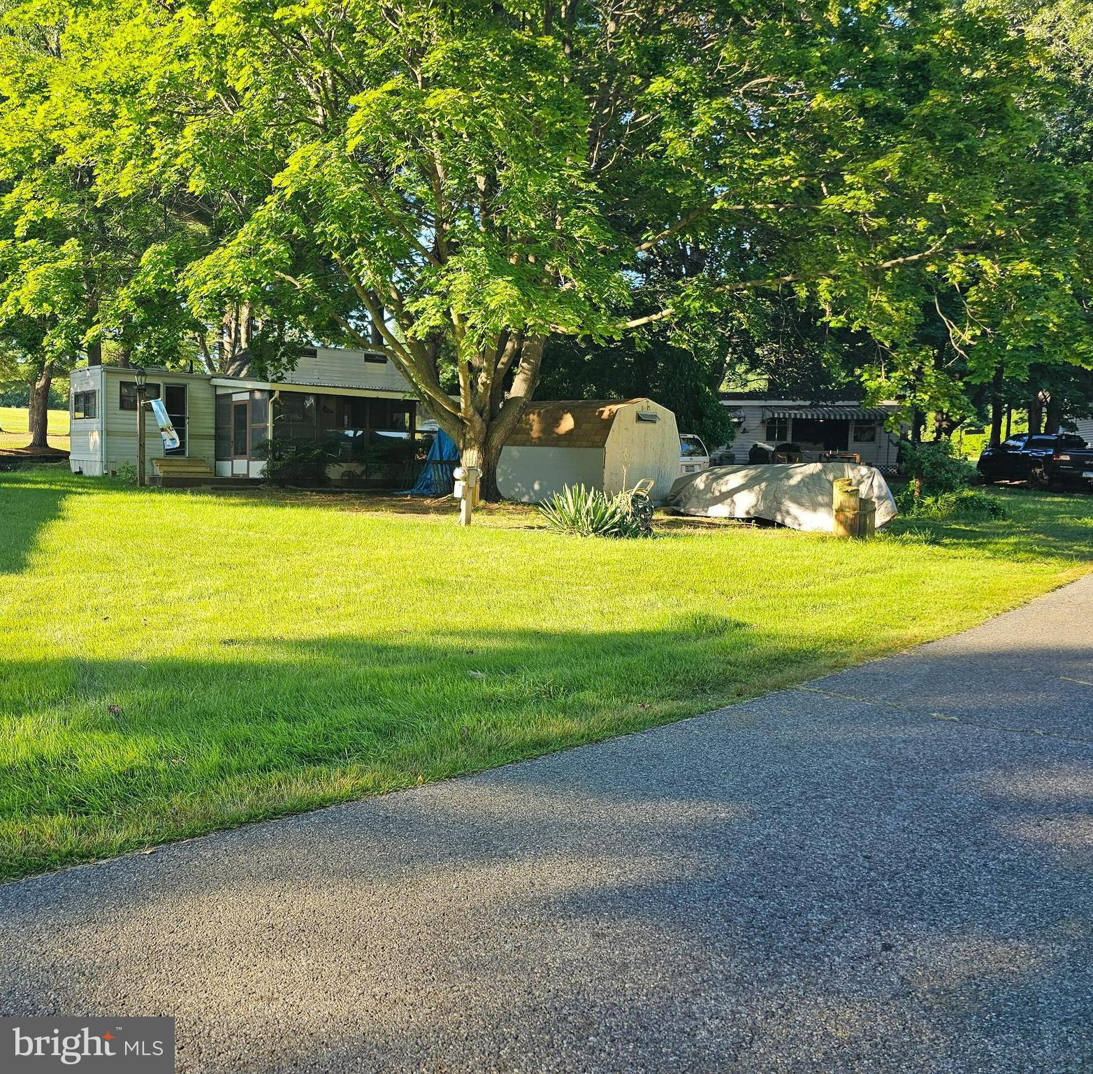 15 16 Hiawatha Dr  