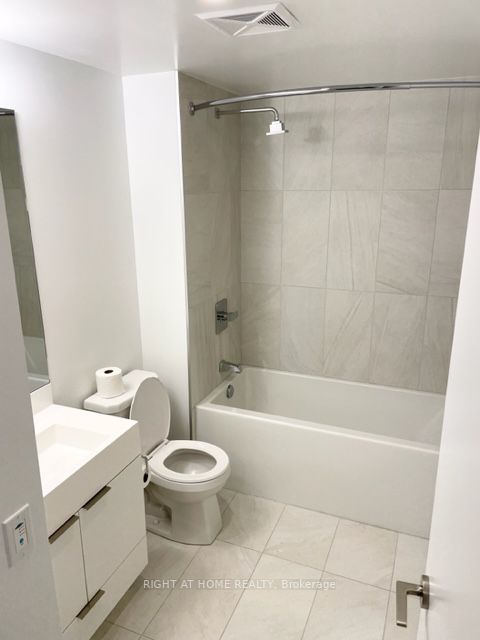 30 Samuel Wood Way 208