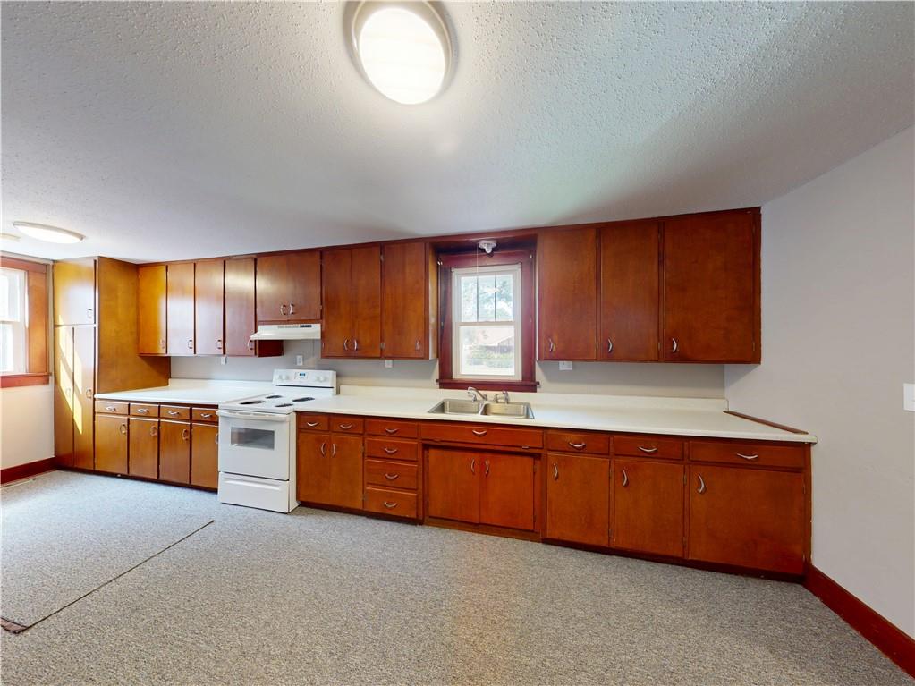 329 W Hunter Street