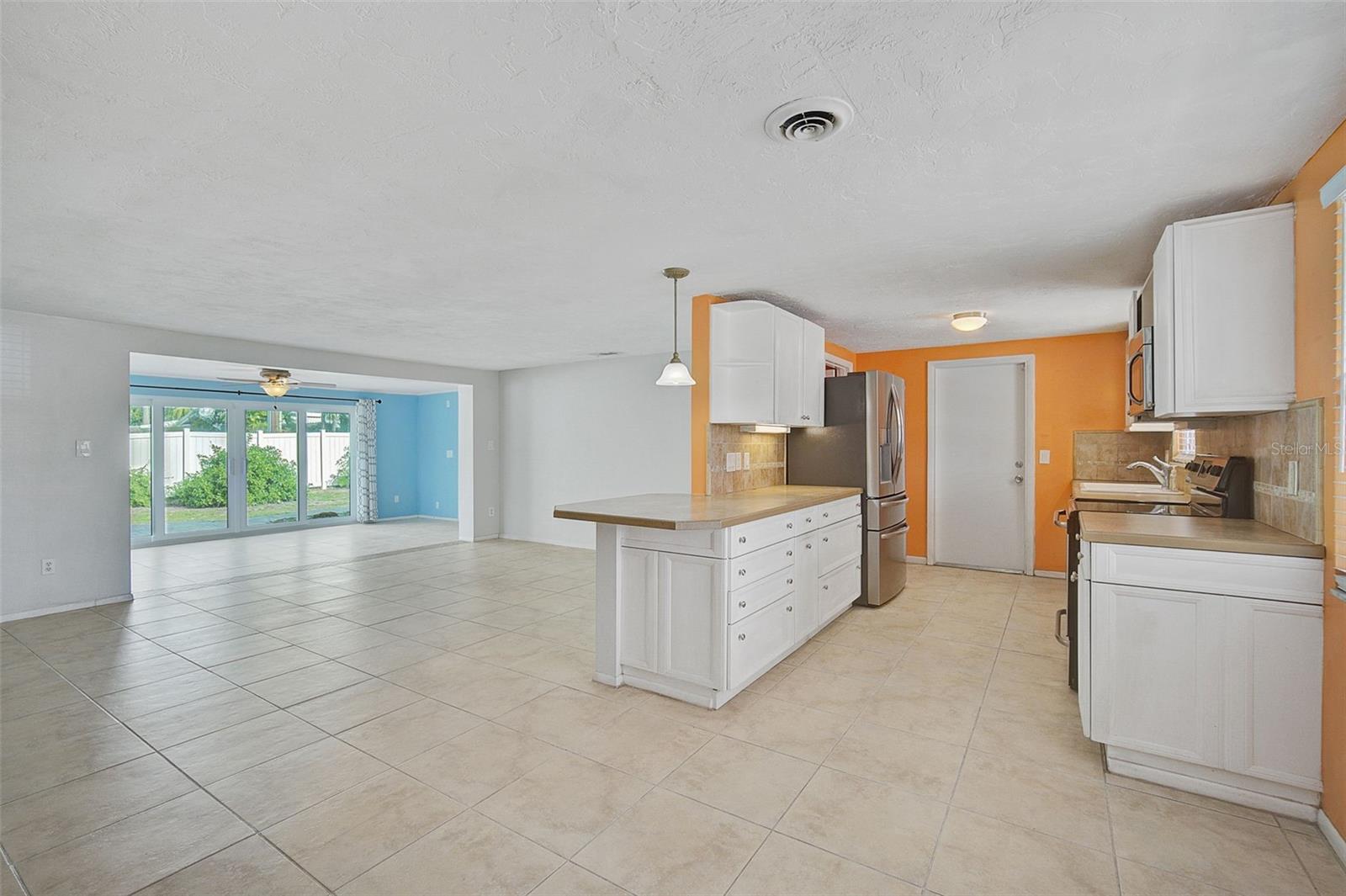 6426 Colonial Drive
