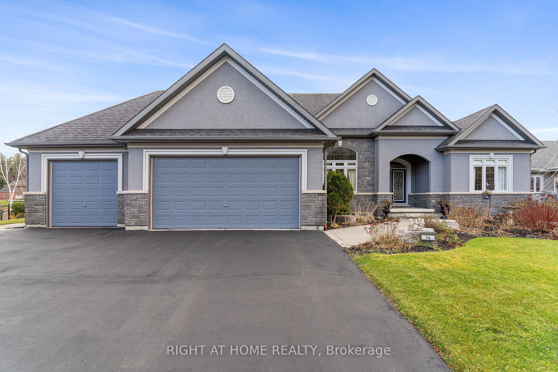 16 Deanna Dr