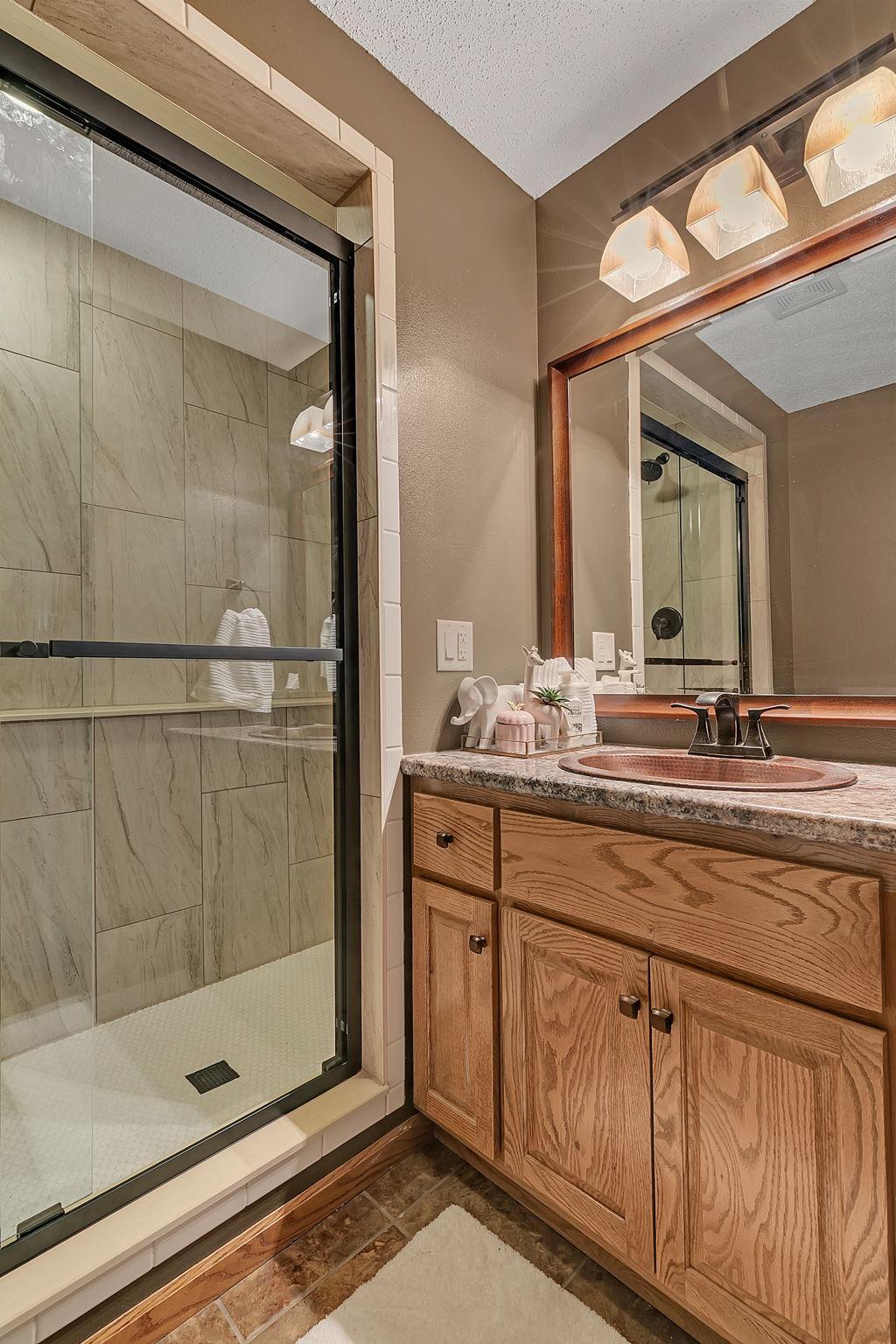 1525 Park View Lane NE