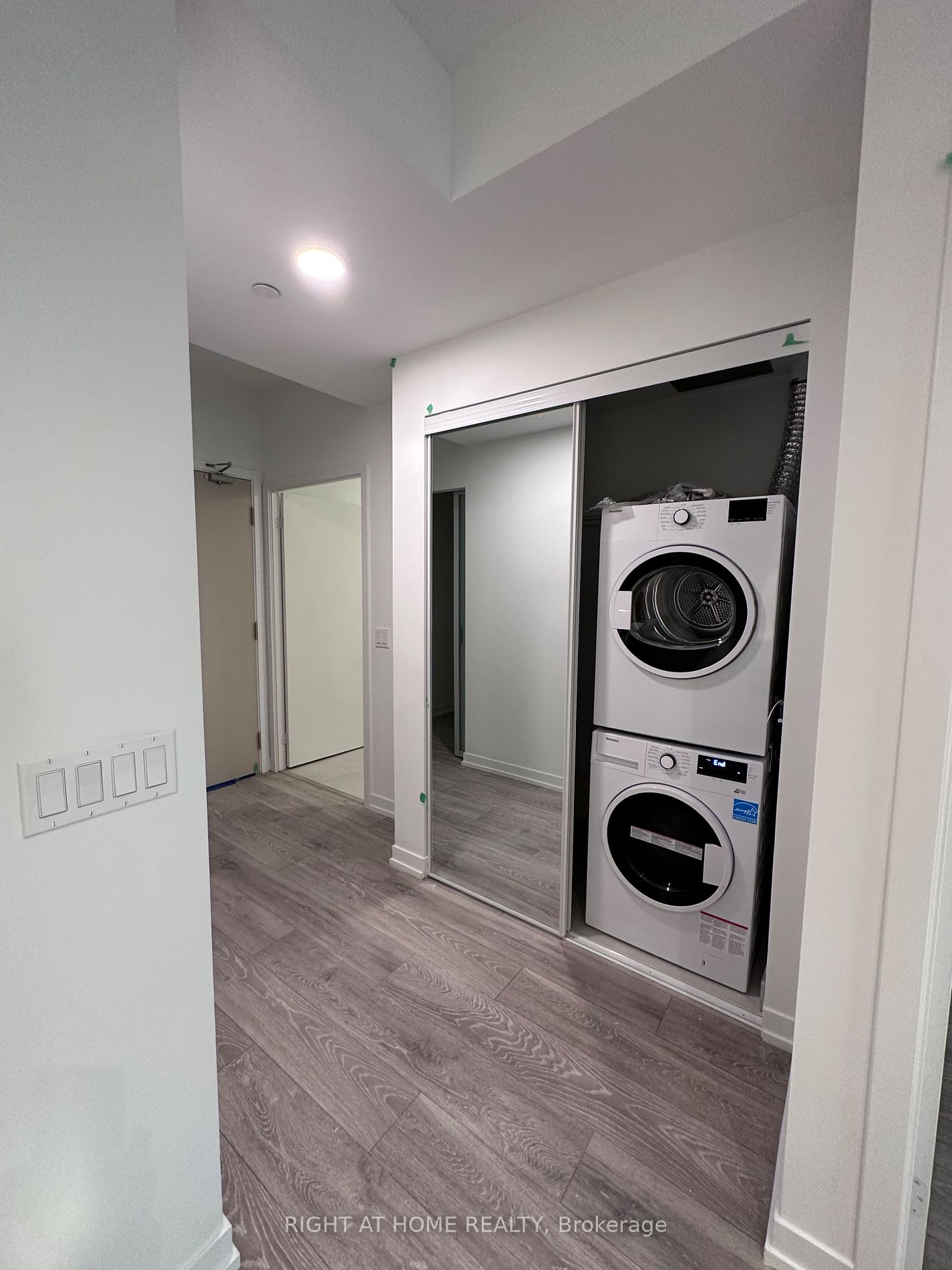 2020 Bathurst Ave 608