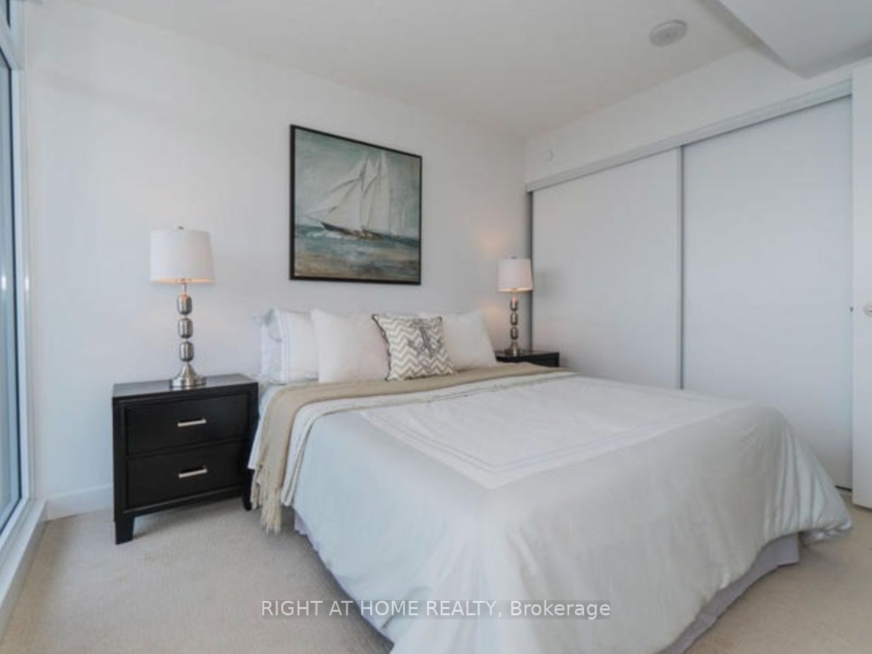 72 Esther Shiner Blvd 1009