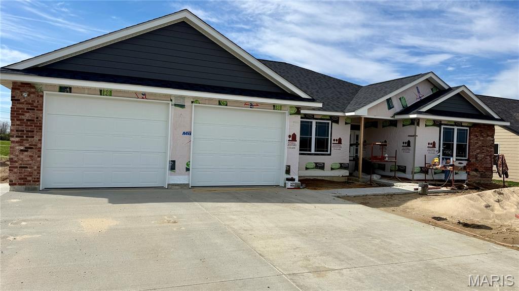 205 E Larkspur Ct