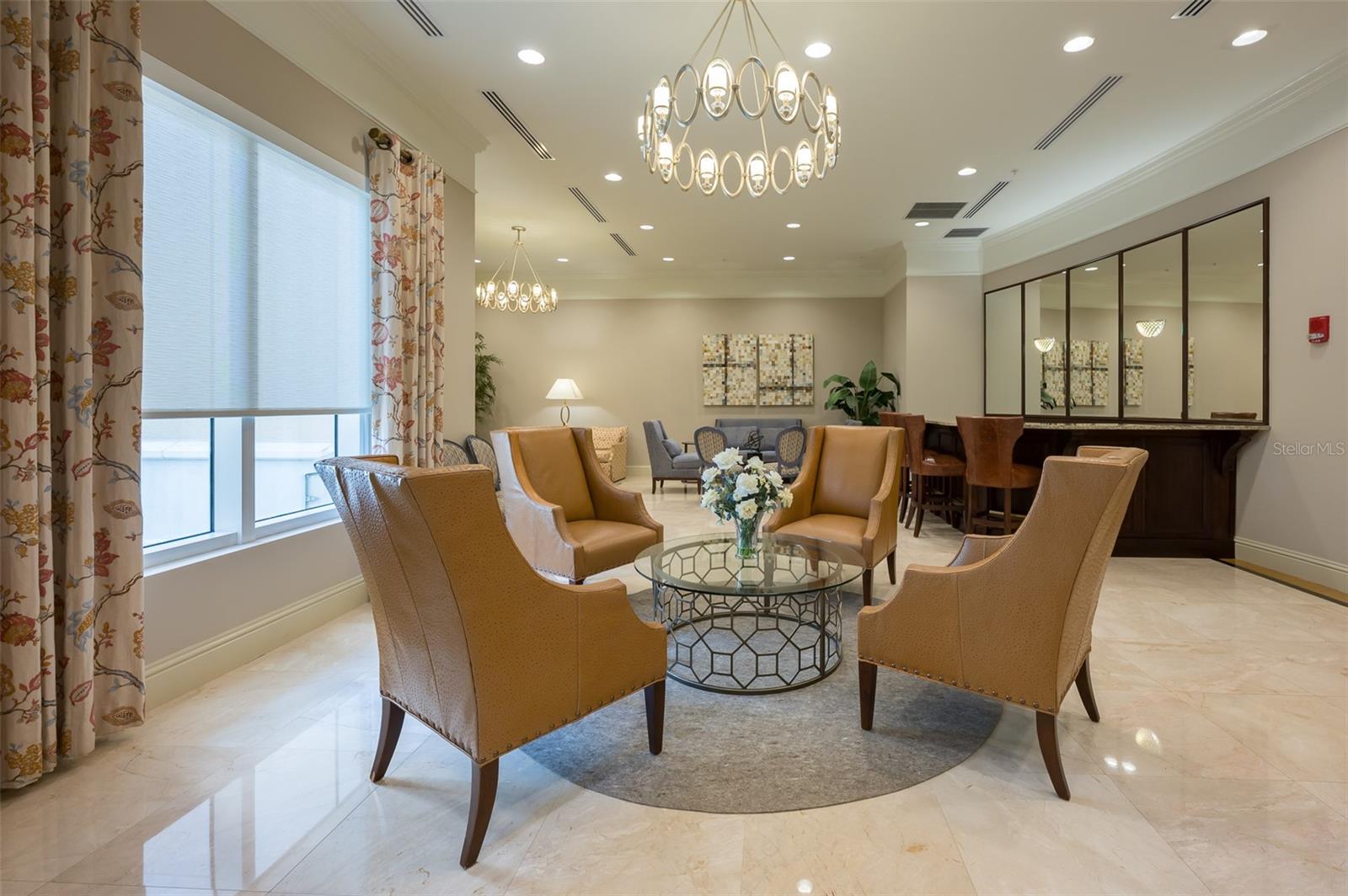 800 N Tamiami Trail 815