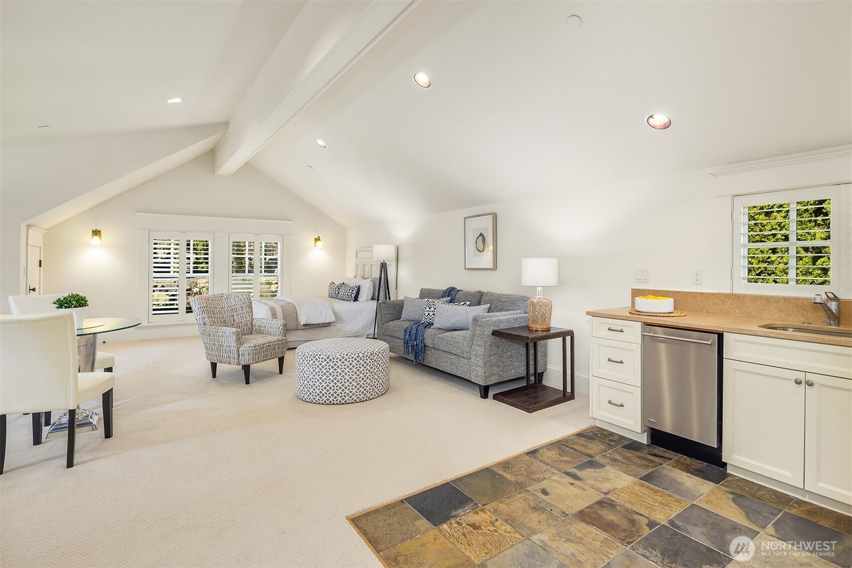 An expansive apartment sized suite in its own wing delivers true independence - perfect for a grand home office, nanny quarters or multigenerational living.