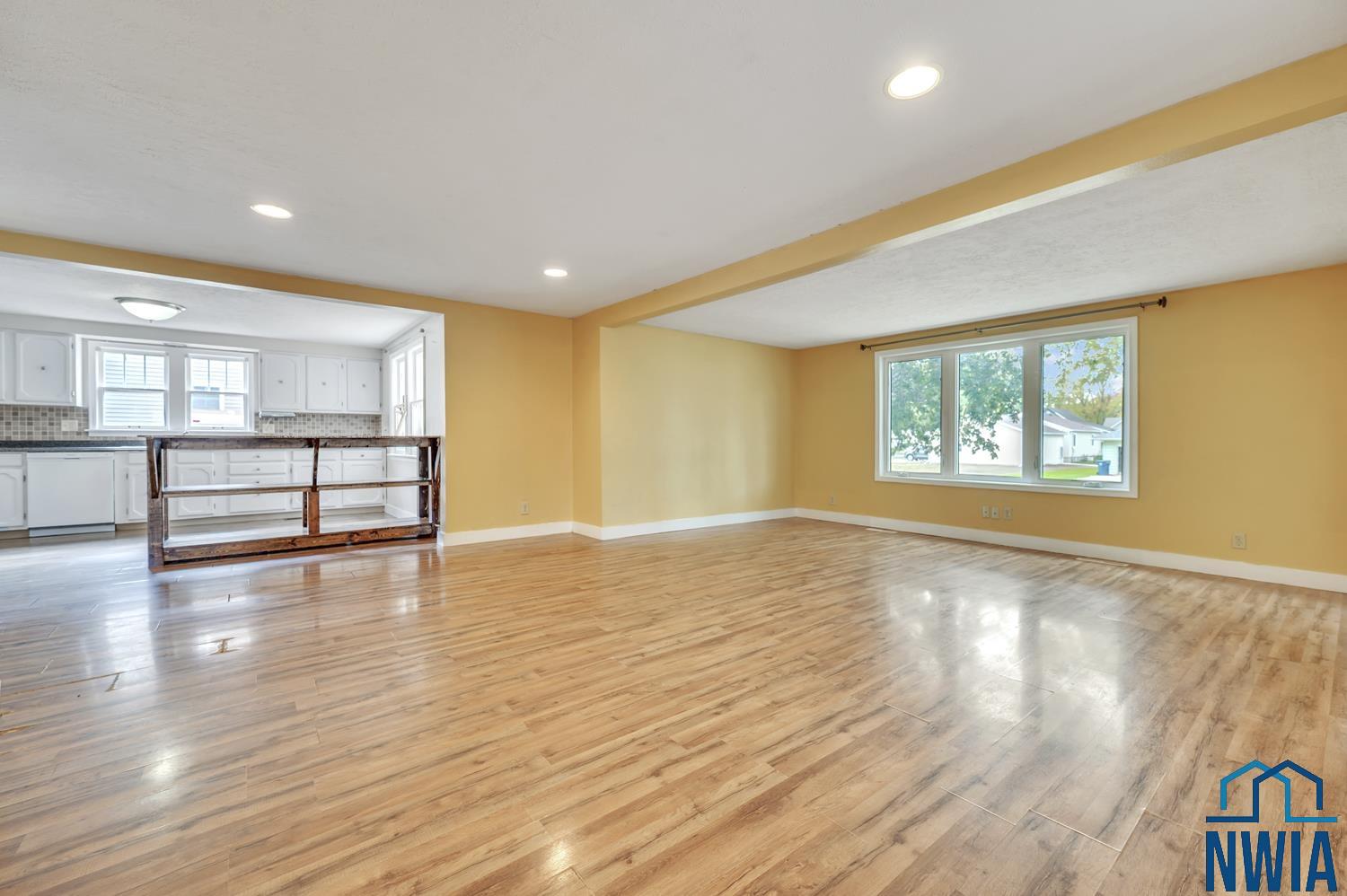 607 Albany Avenue Ne