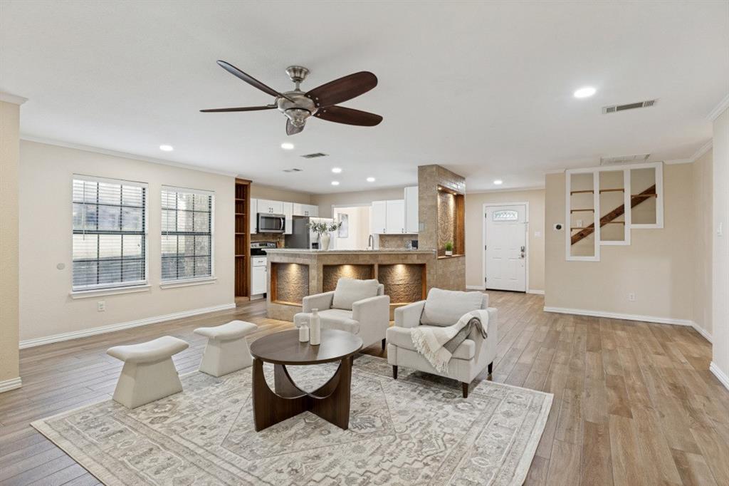 4220 Canyon Trail