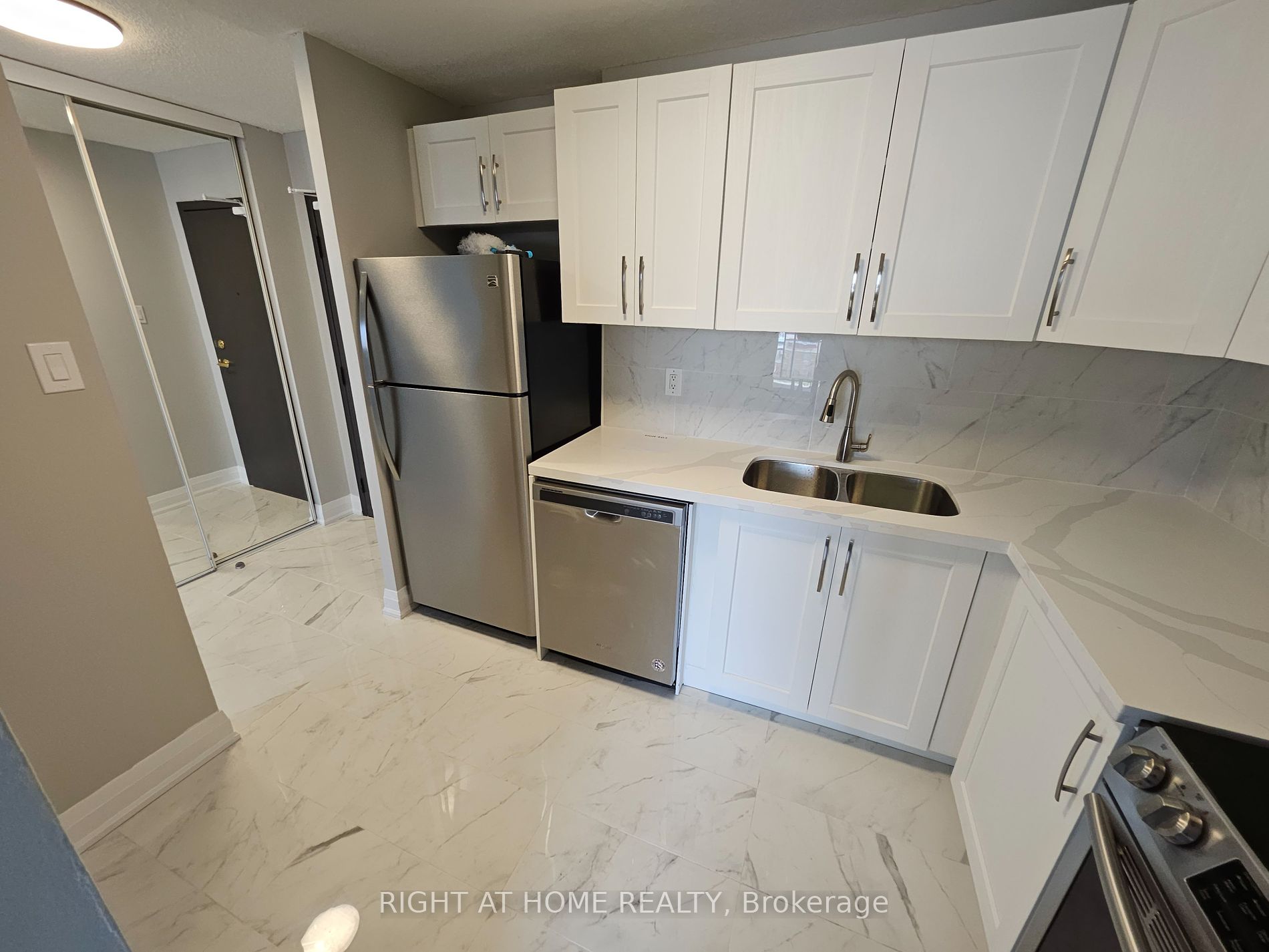 2900 Battleford Rd 403