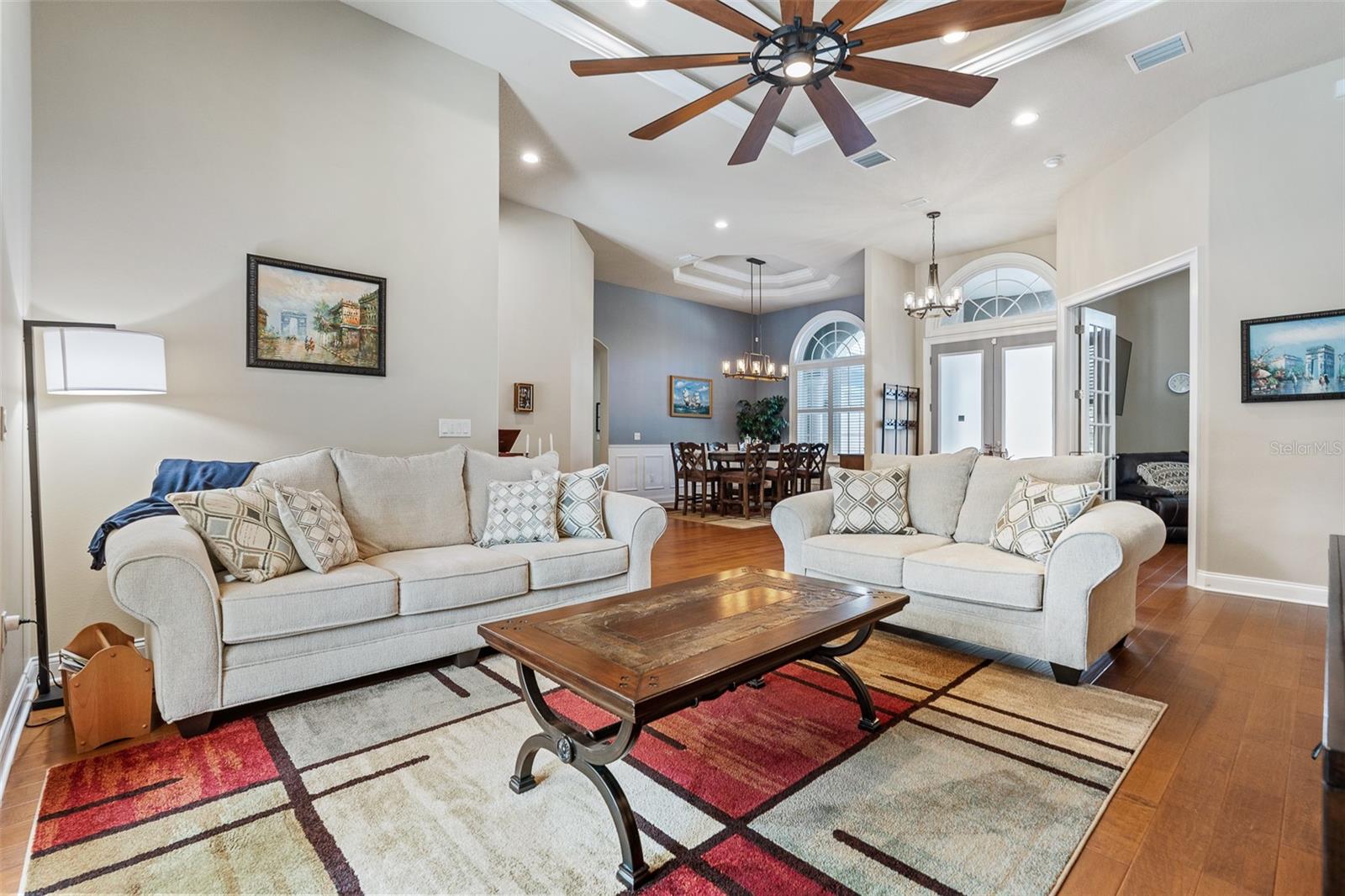 2 Humming Bird Circle