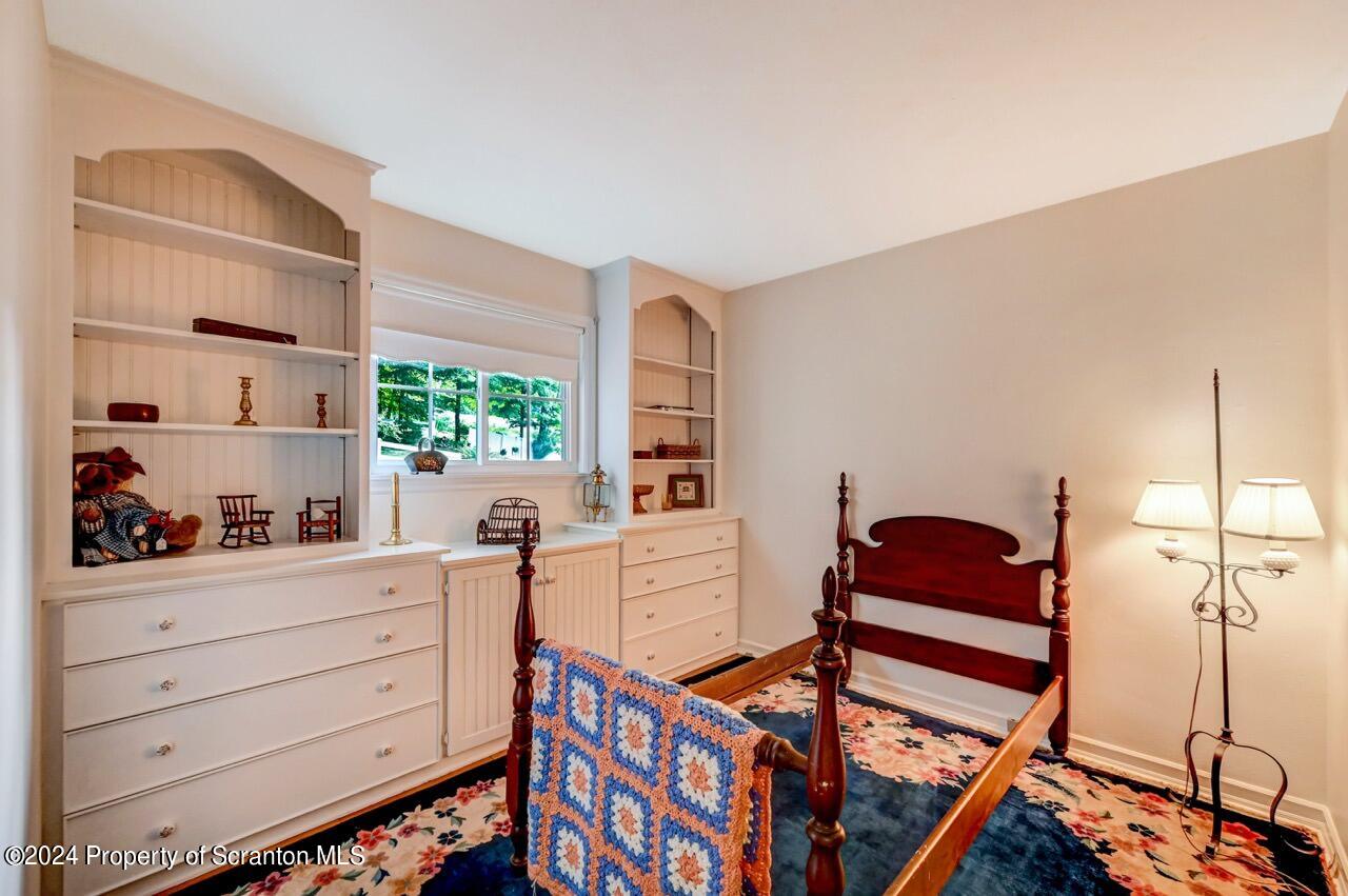 100 Buckhill