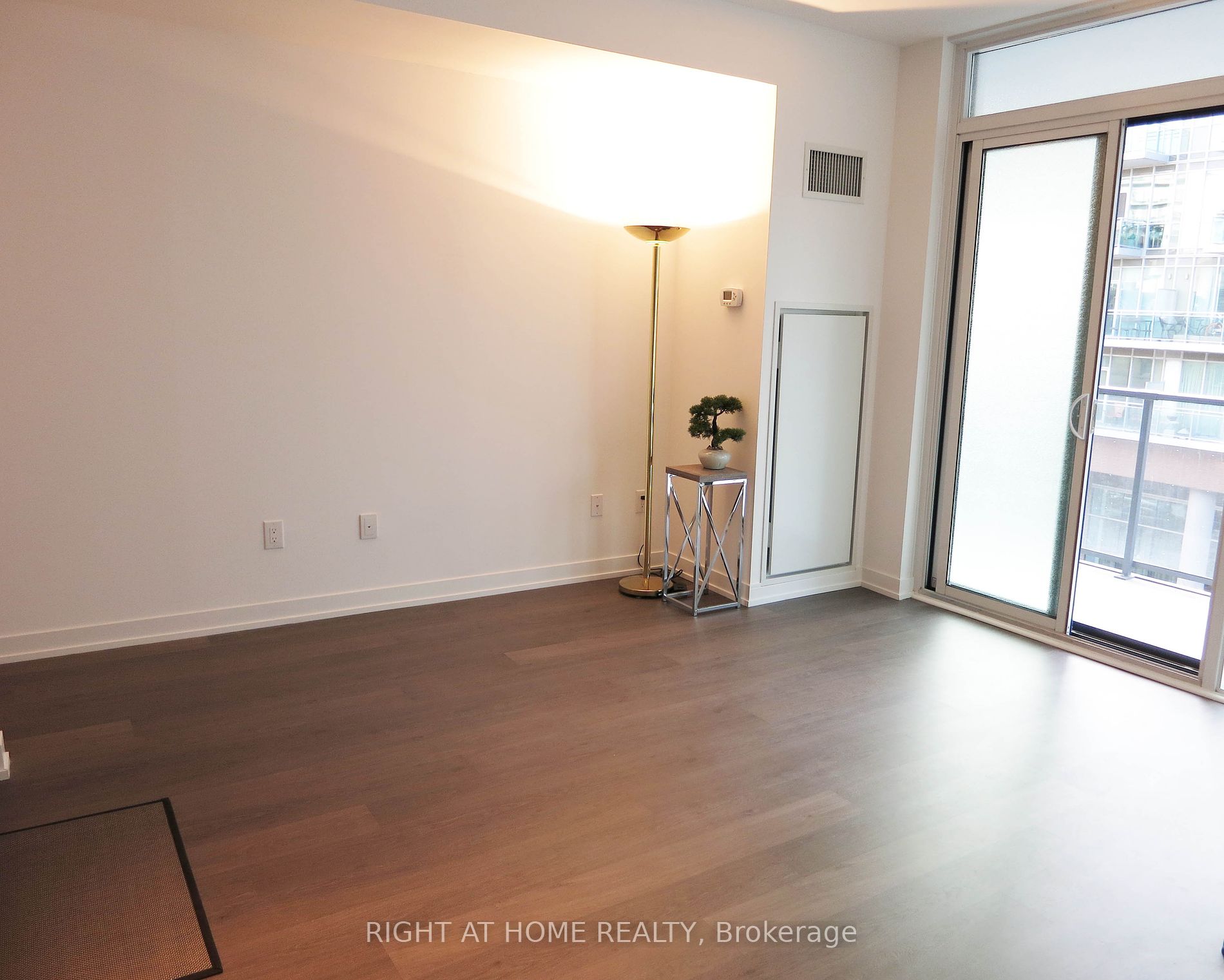 105 George St 313