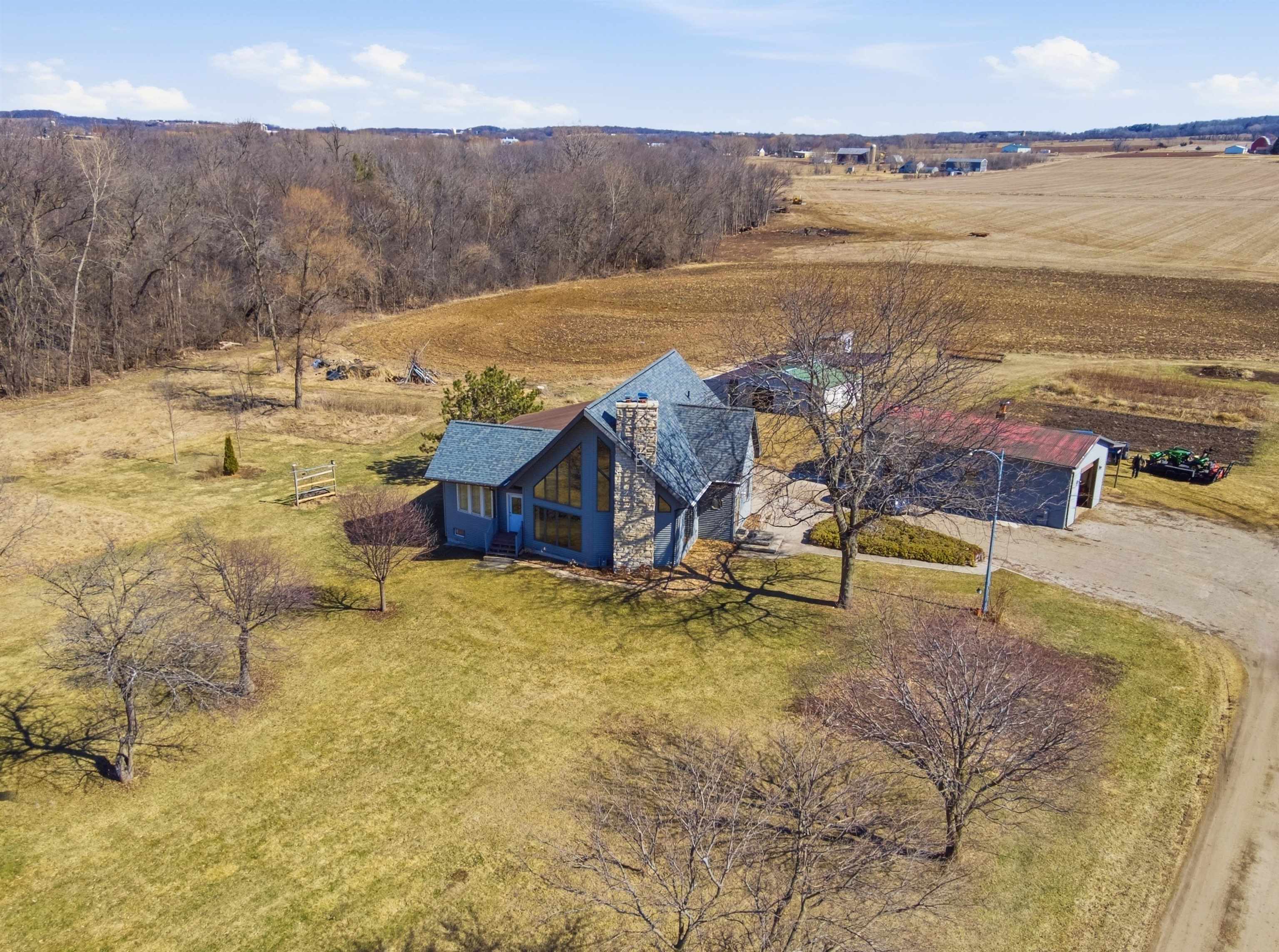 N4640 Lakeshore Drive