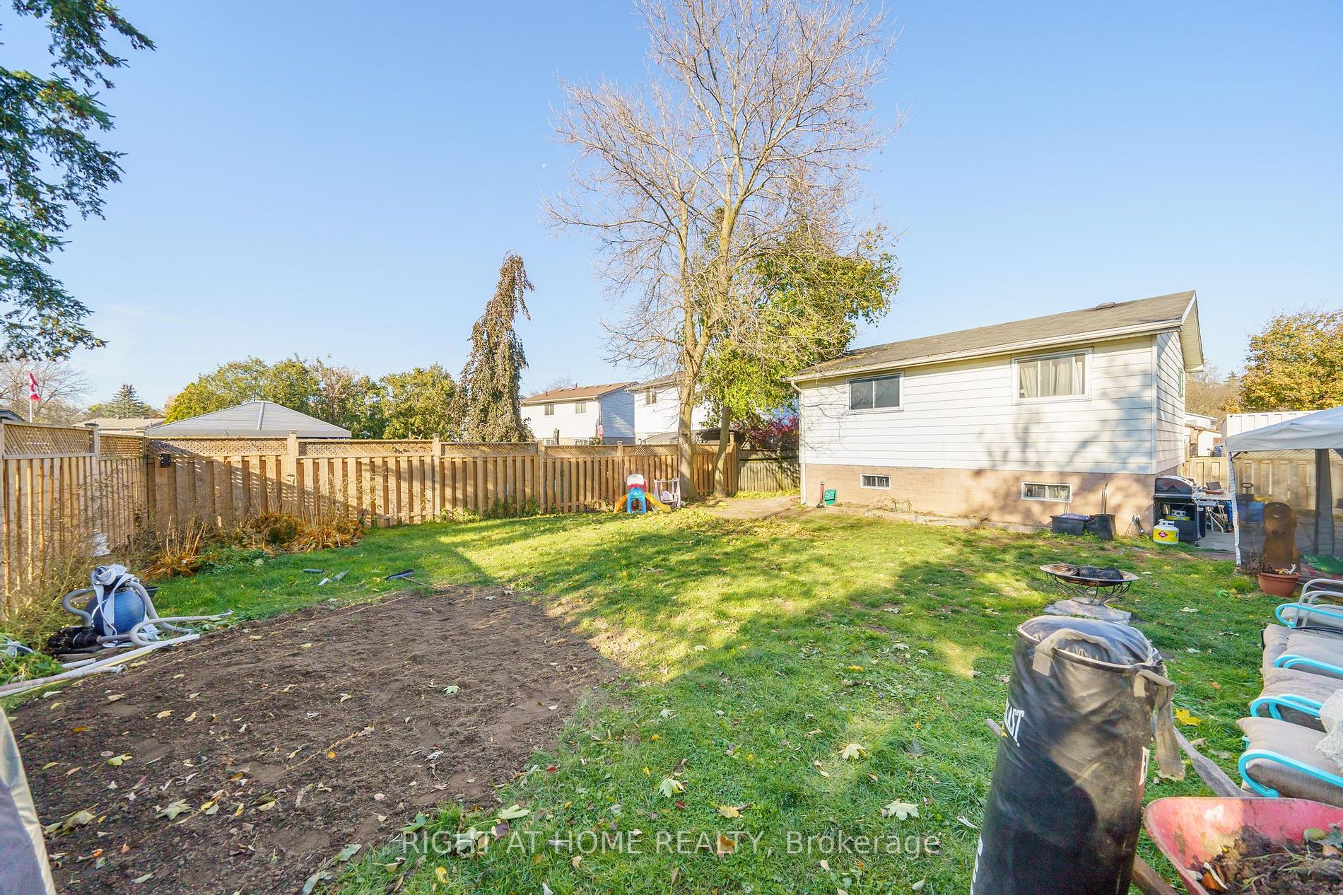 70 Woodlawn Ave