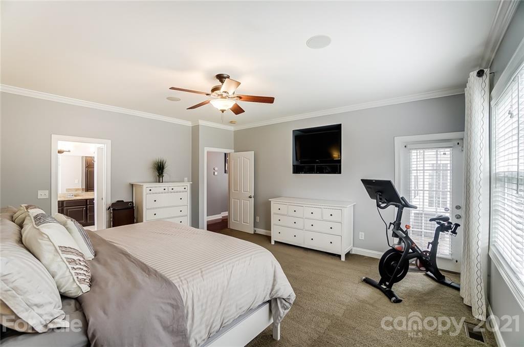 12058 Pelican Court
