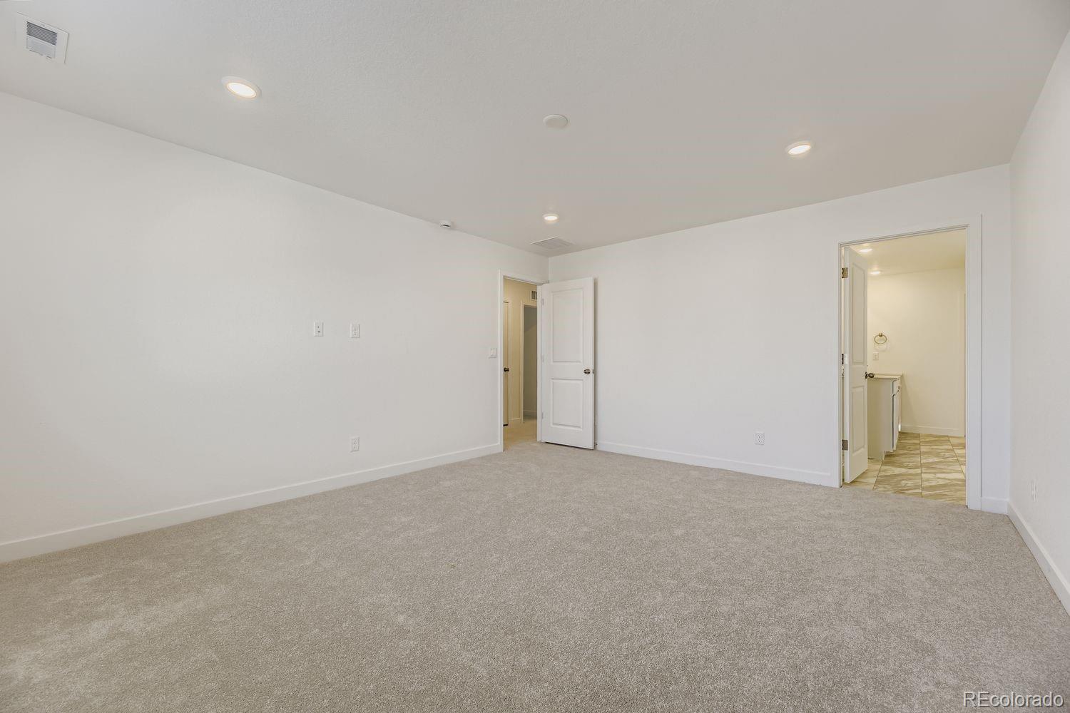 10828 Snowdon Street