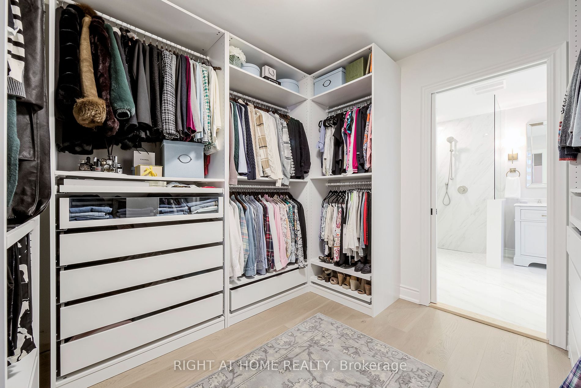 10 Little Rouge Circ