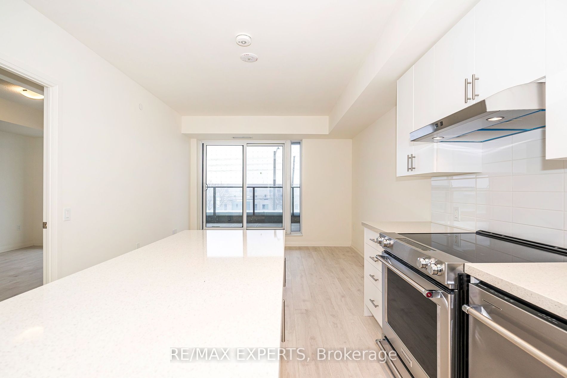 8960 Jane St 210