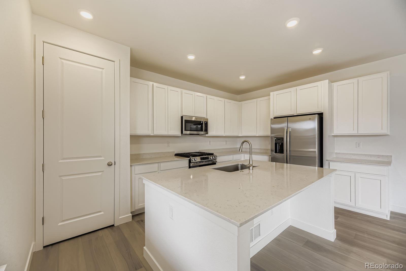 12780 W Glasgow Place