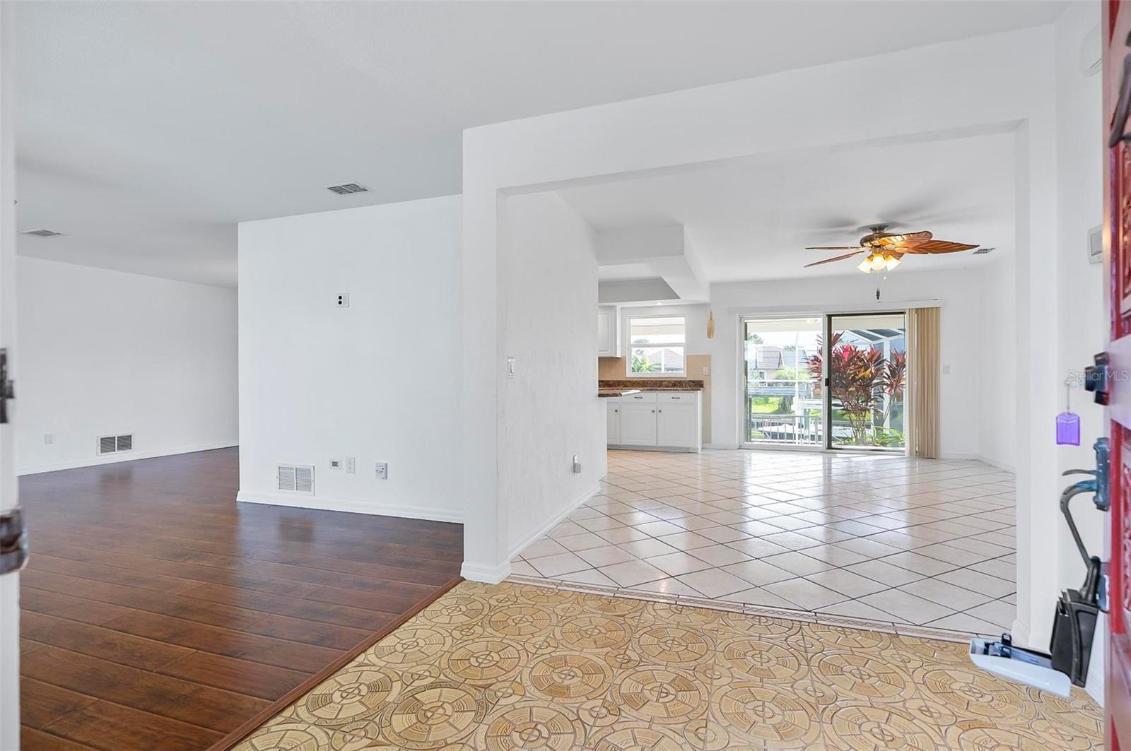 15 Clarendon Court S