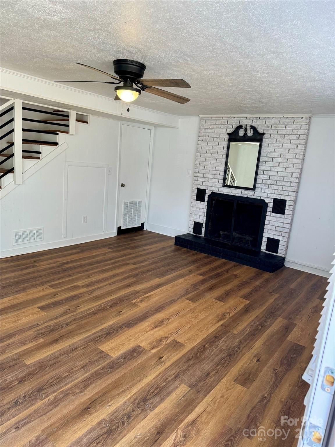 801 Stallings Place SW