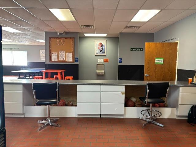 120 W Grant