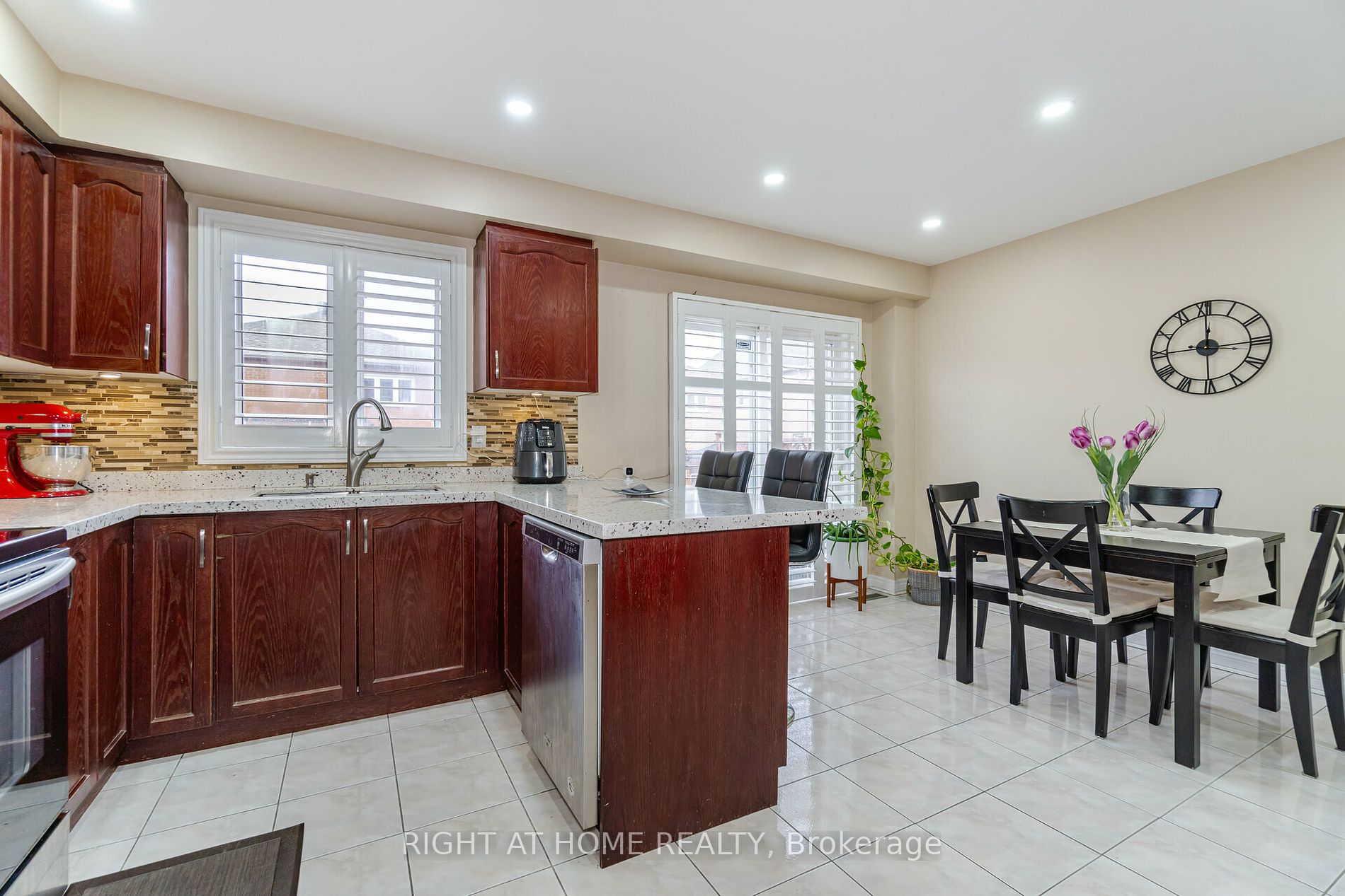 811 Othello Crt