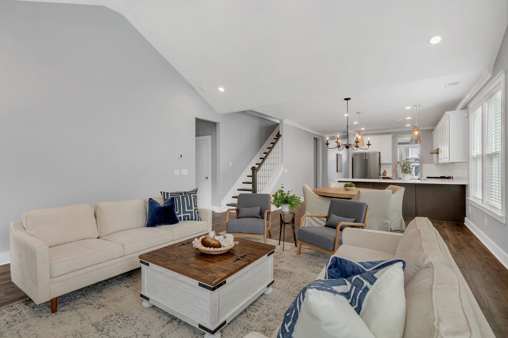 262 Cornice Dr