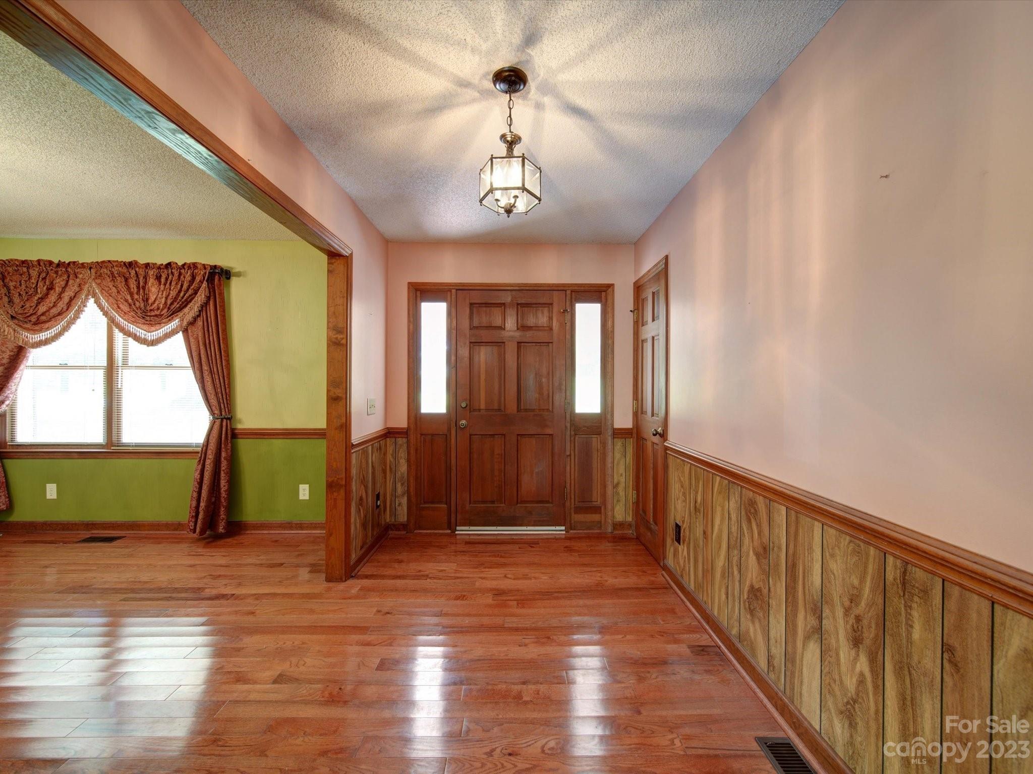 605 Heatherwood Drive