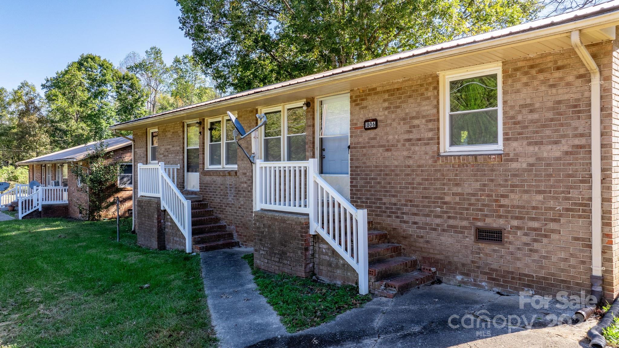 1806 & 1808 22nd Street NE