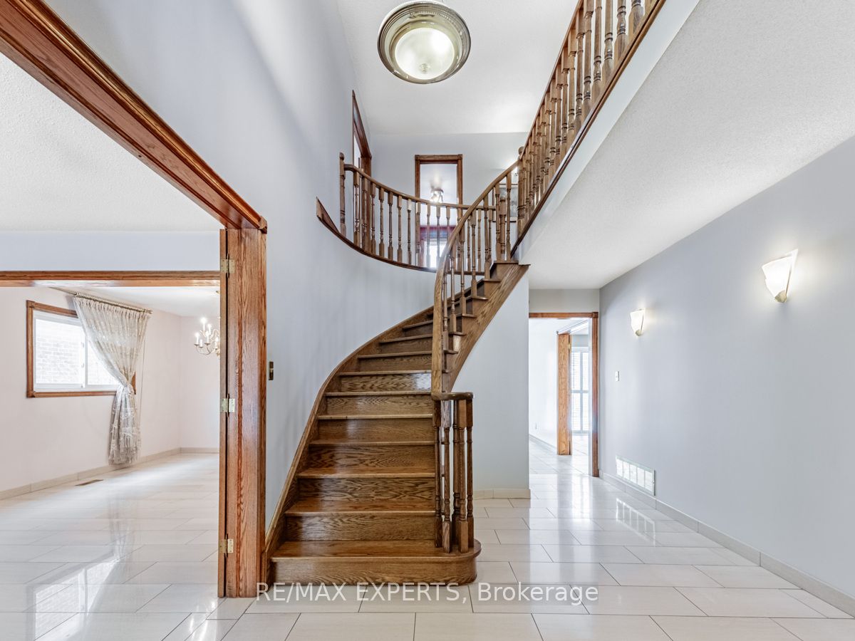 12 Arrowhead Dr